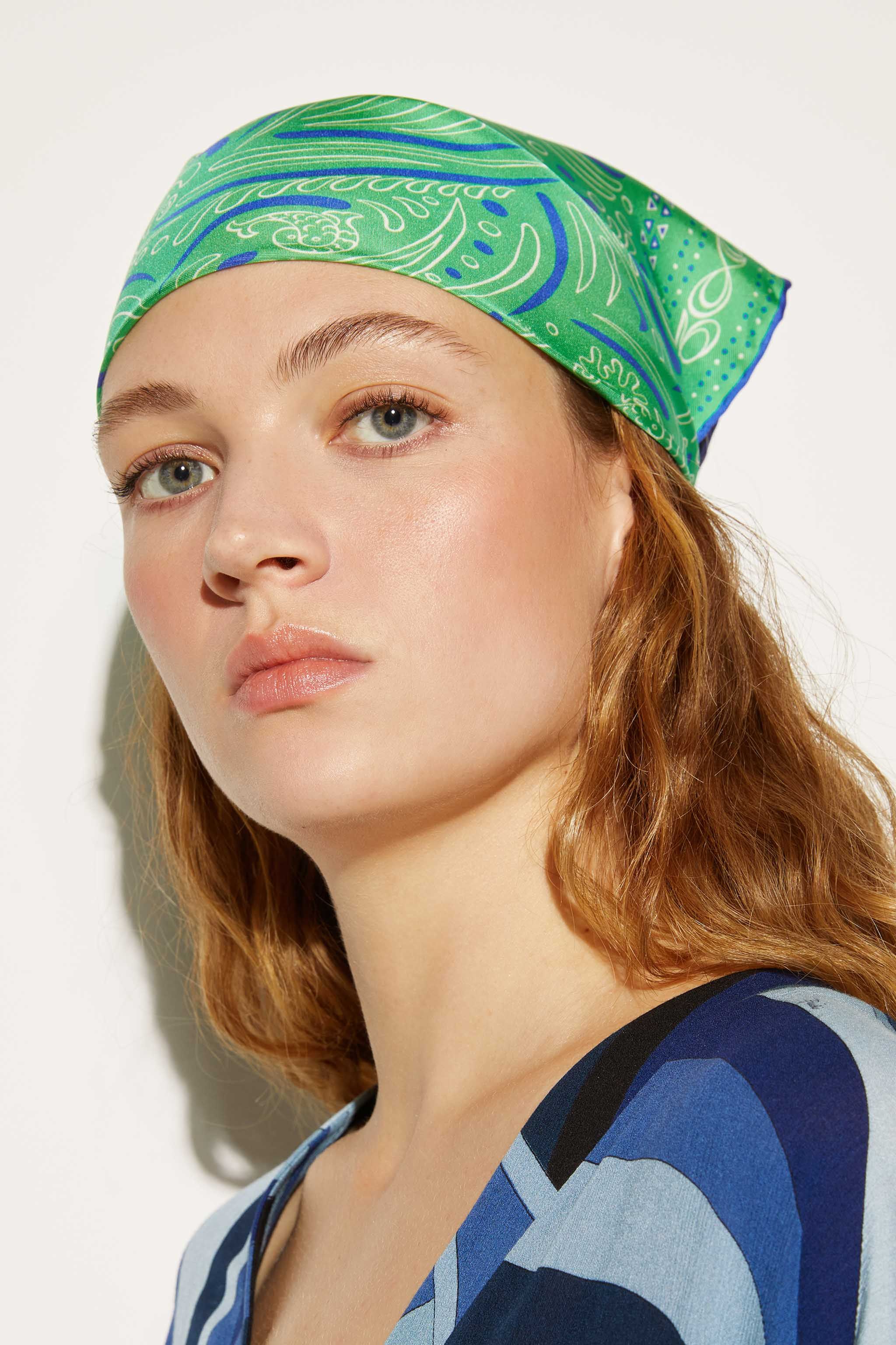 Carré piccolo in seta con stampa Bandana sold by Emilio Pucci product image thumbnail 2