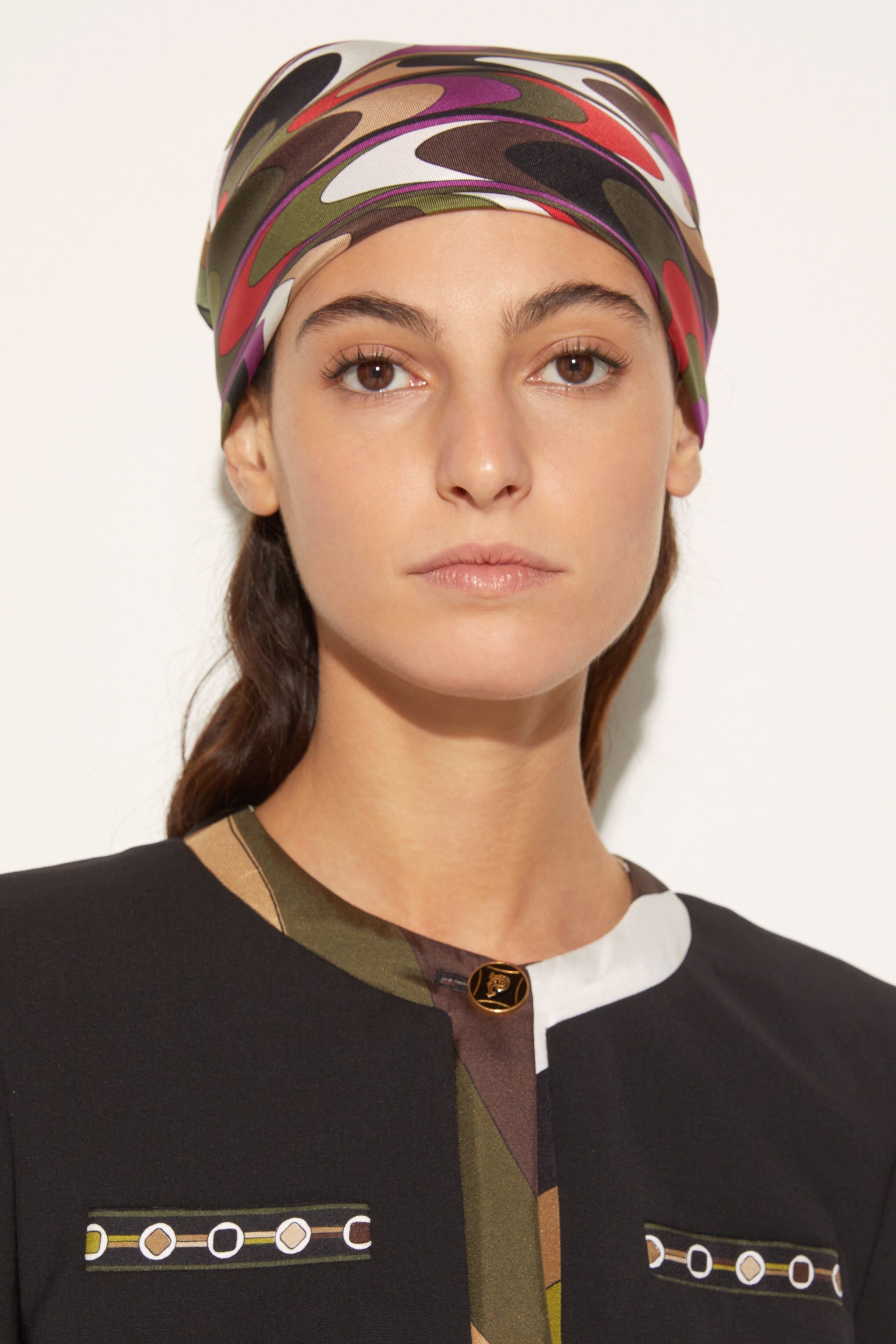 Carré piccolo in seta con stampa Onde sold by Emilio Pucci product image thumbnail 2