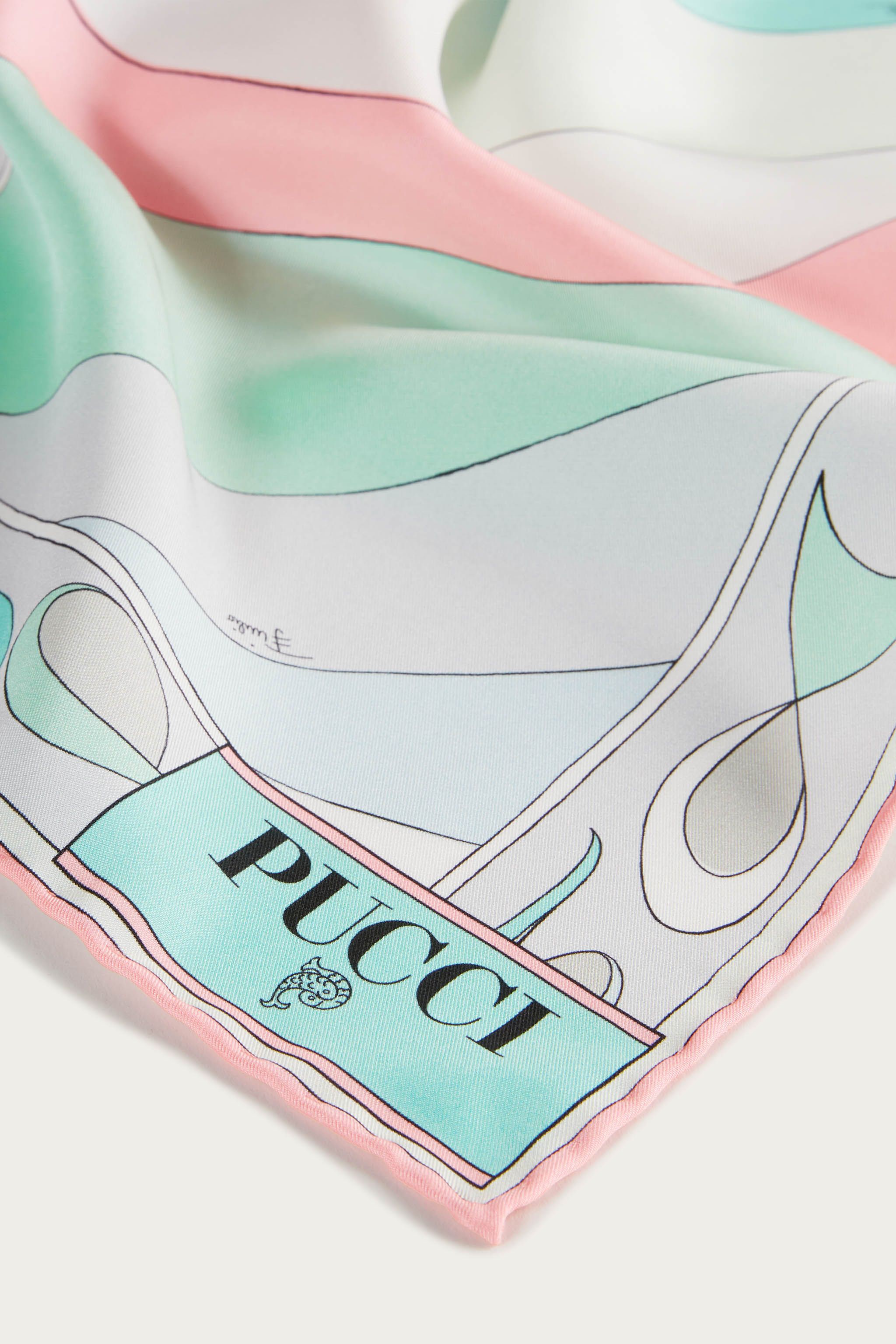 Carré piccolo in seta con stampa Pesci sold by Emilio Pucci product image thumbnail 3