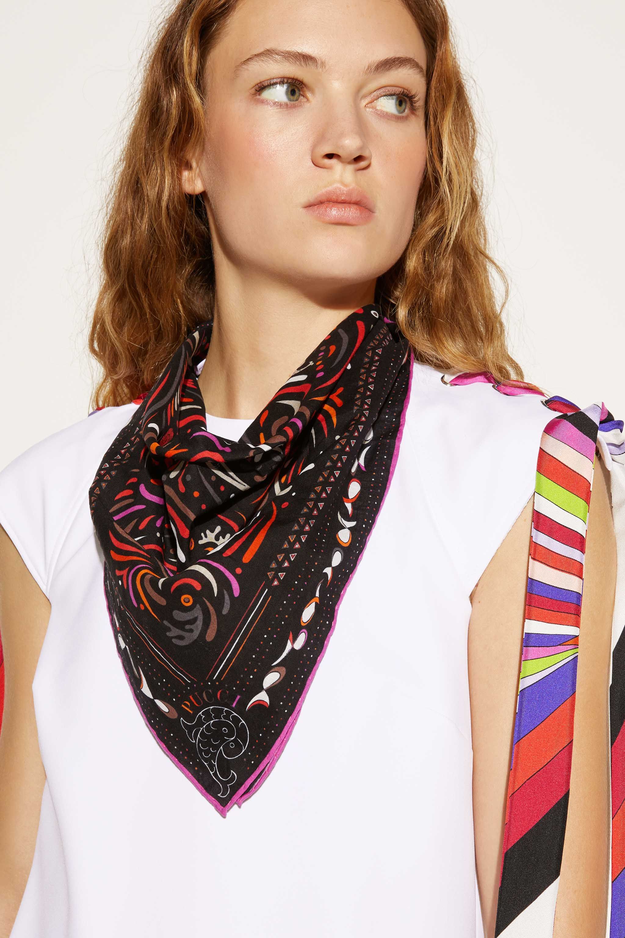 Carré piccolo con stampa Bandana sold by Emilio Pucci product image thumbnail 2