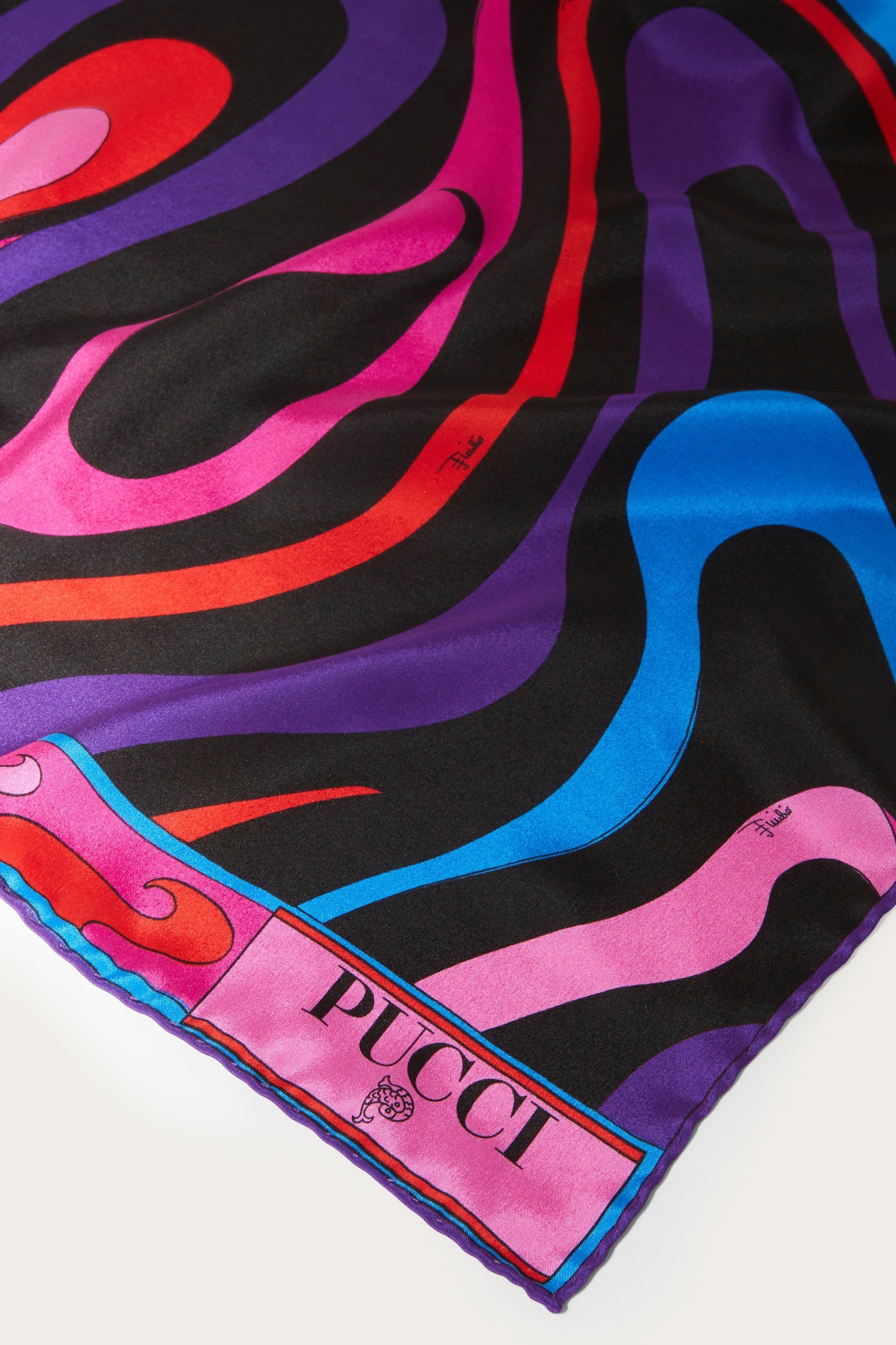 Hijab in seta con stampa Marmo sold by Emilio Pucci product image thumbnail 2