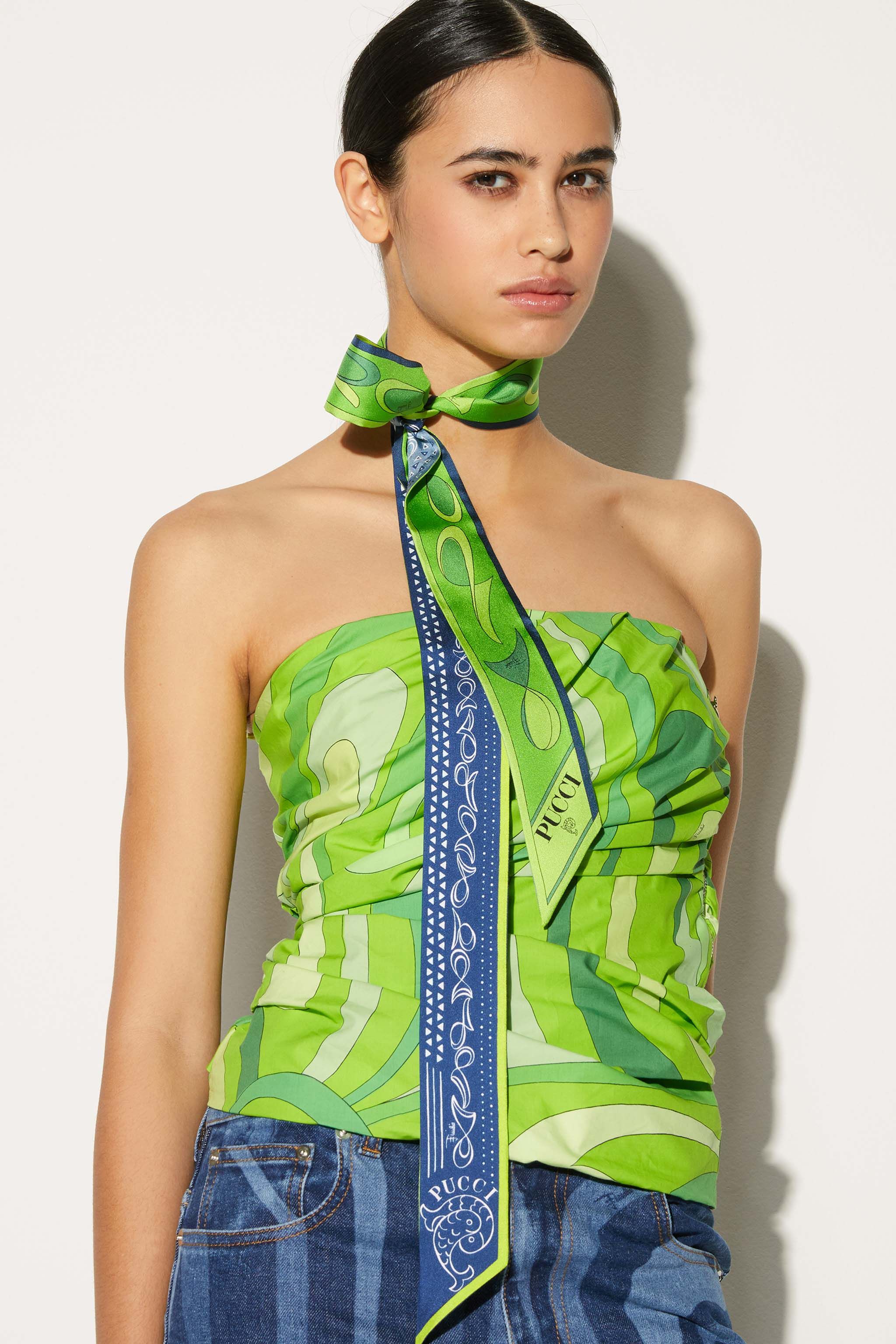 Foulard in seta con stampa Pesci sold by Emilio Pucci product image thumbnail 2