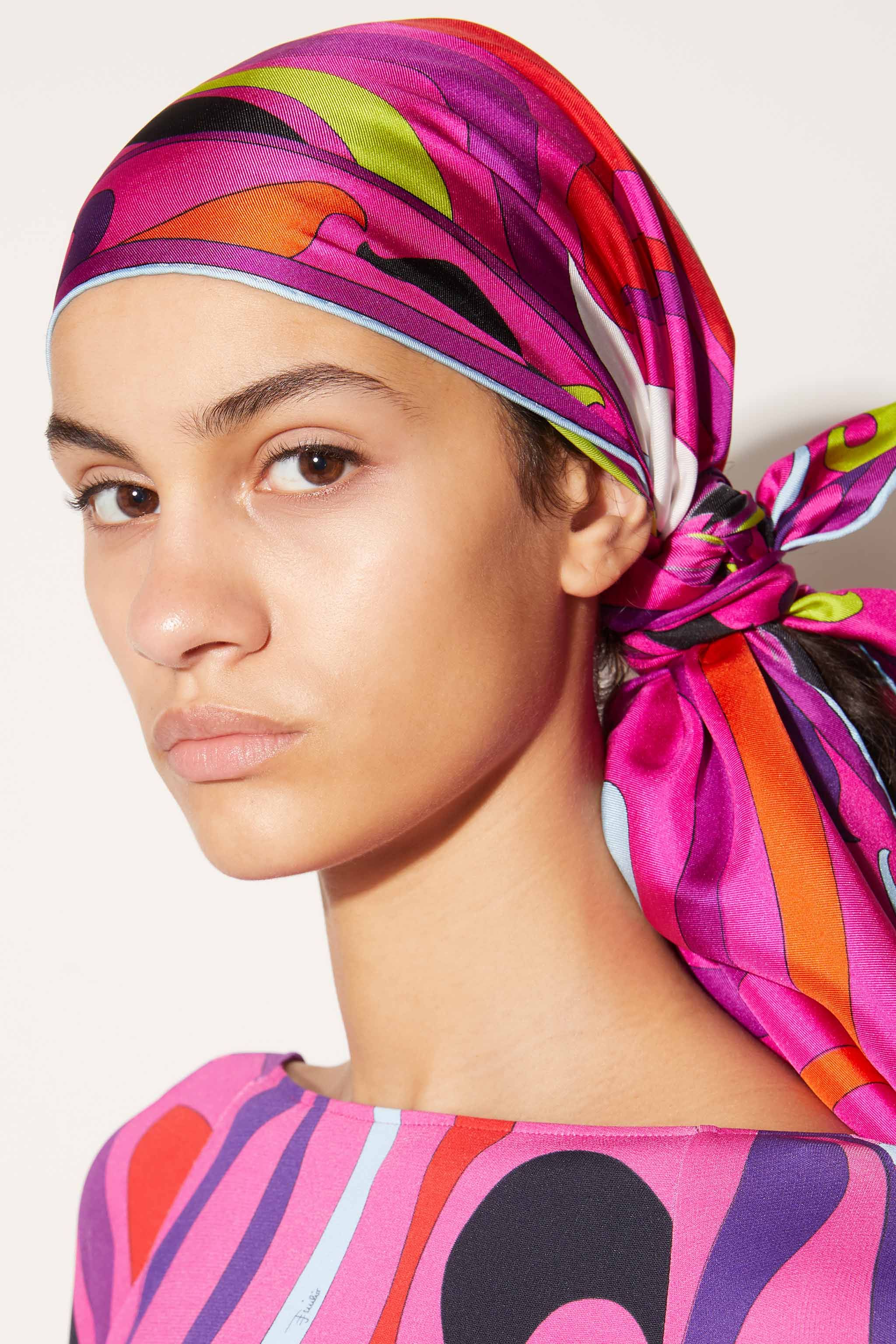 Foulard grande in seta con stampa Marmo sold by Emilio Pucci product image thumbnail 2
