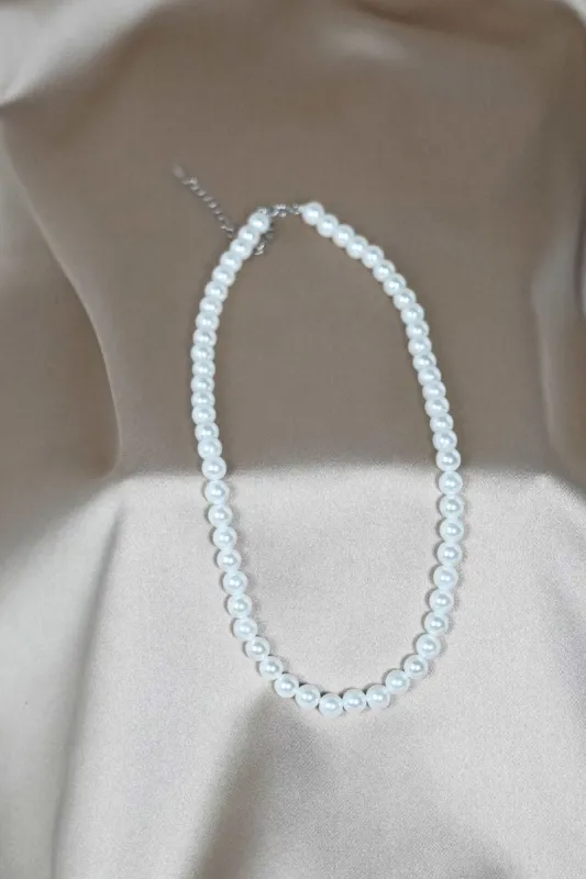 Juni Pearl Choker sold by En Creme