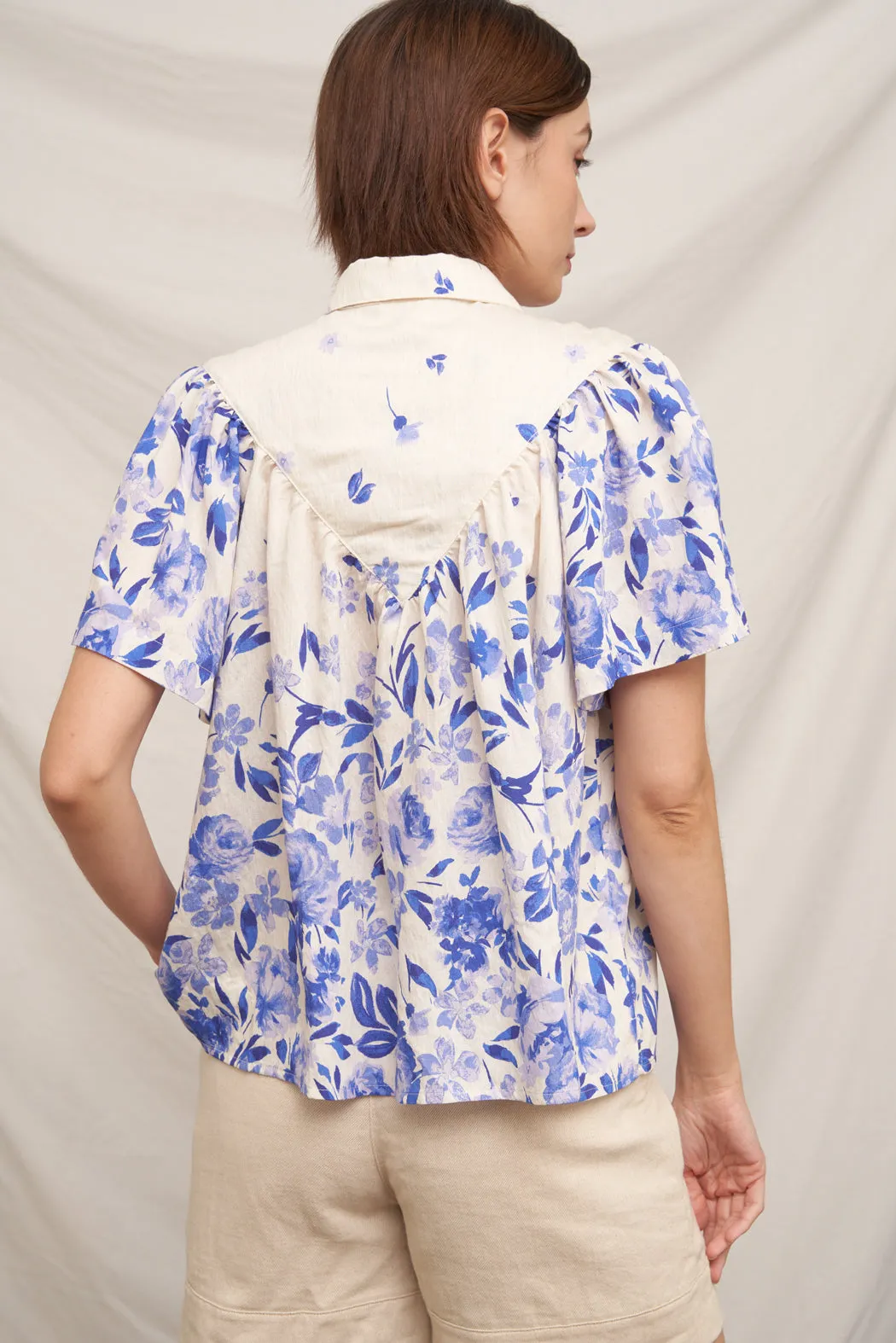 Majolica Button Down sold by En Creme product image thumbnail 2