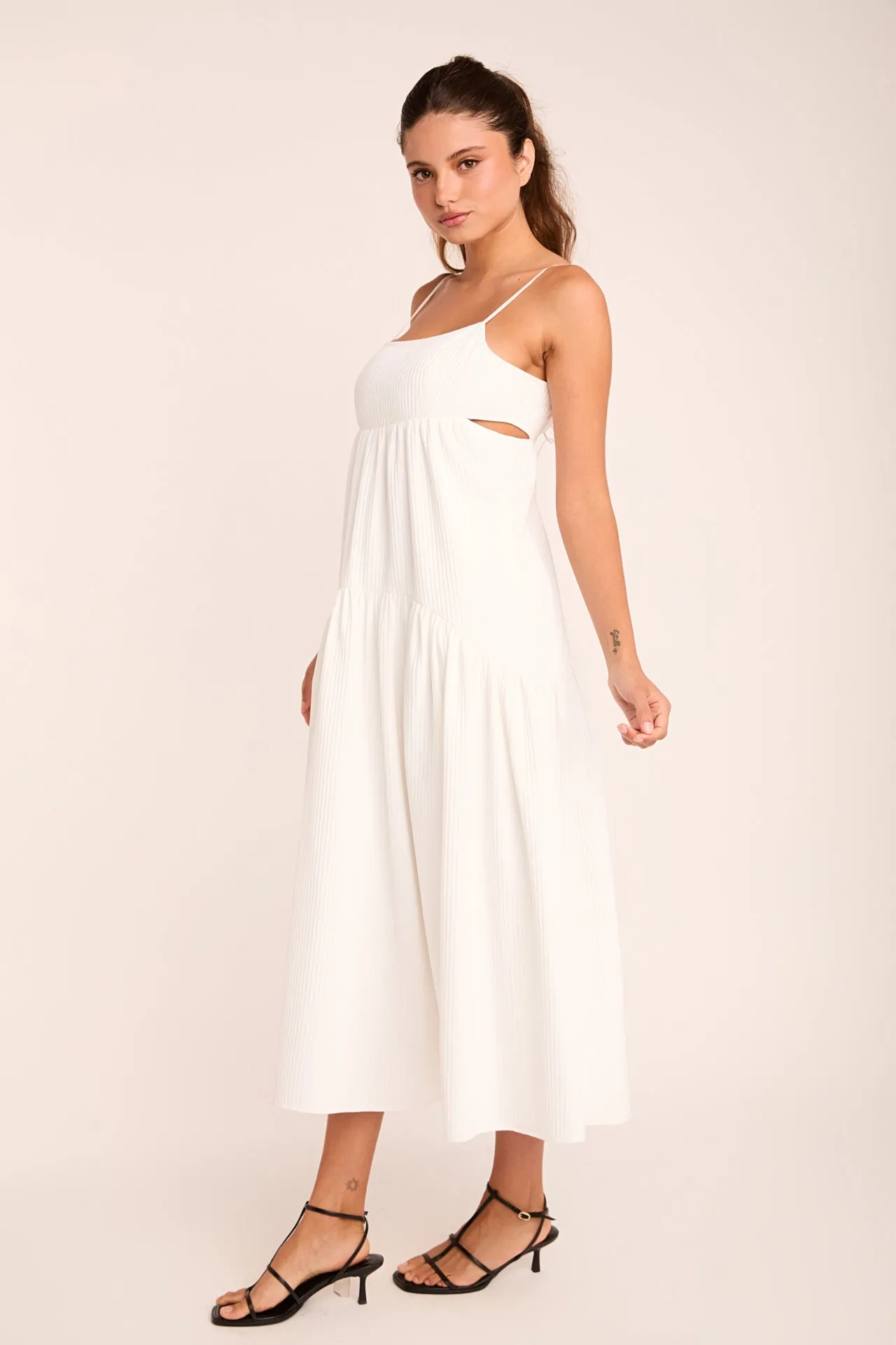 Evelyn Sleeveless Textured Cutout Maxi Dress sold by Endless Rose product image thumbnail 3