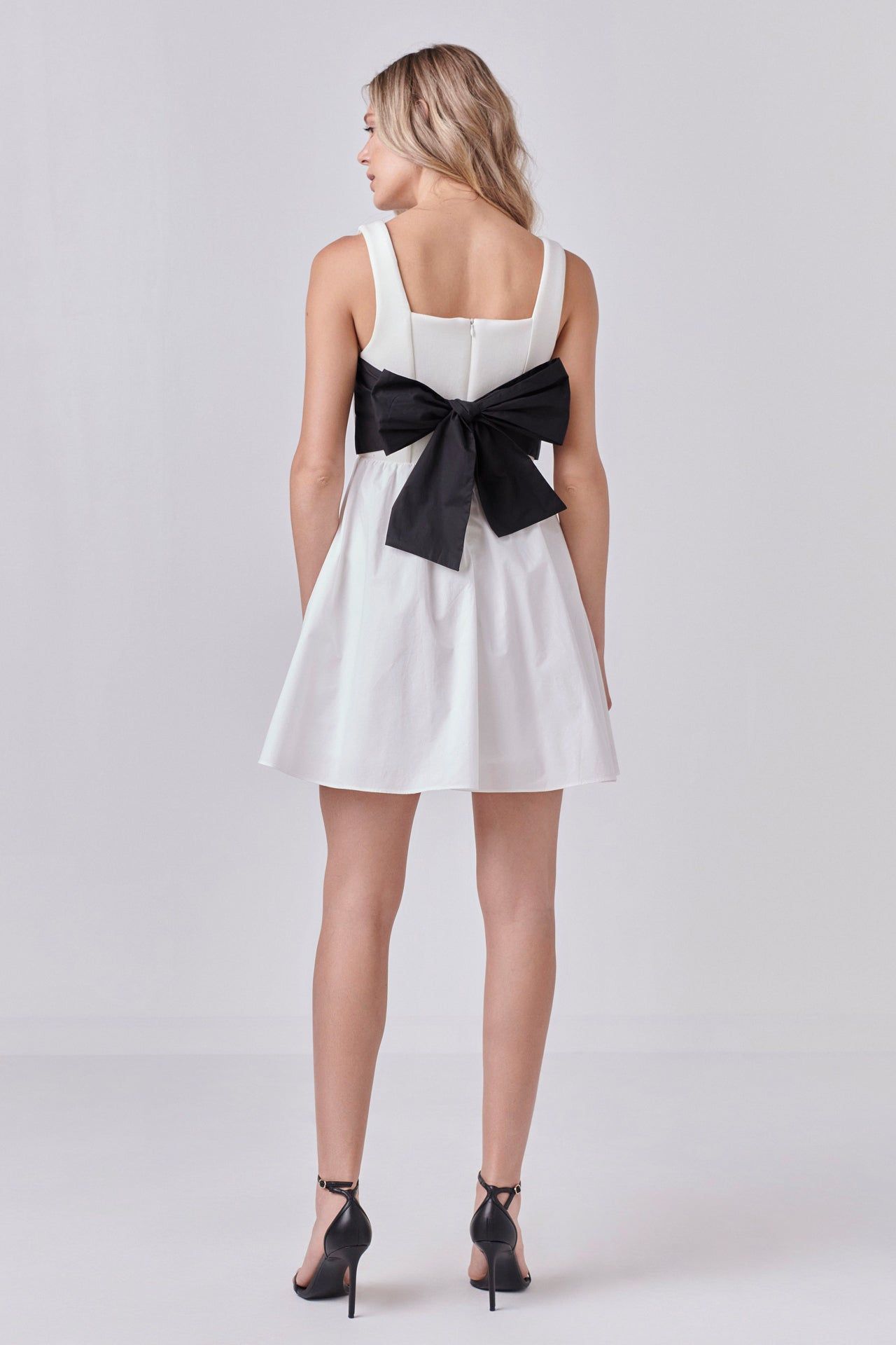 Back Bow Contrast Dress sold by Endless Rose product image thumbnail 4