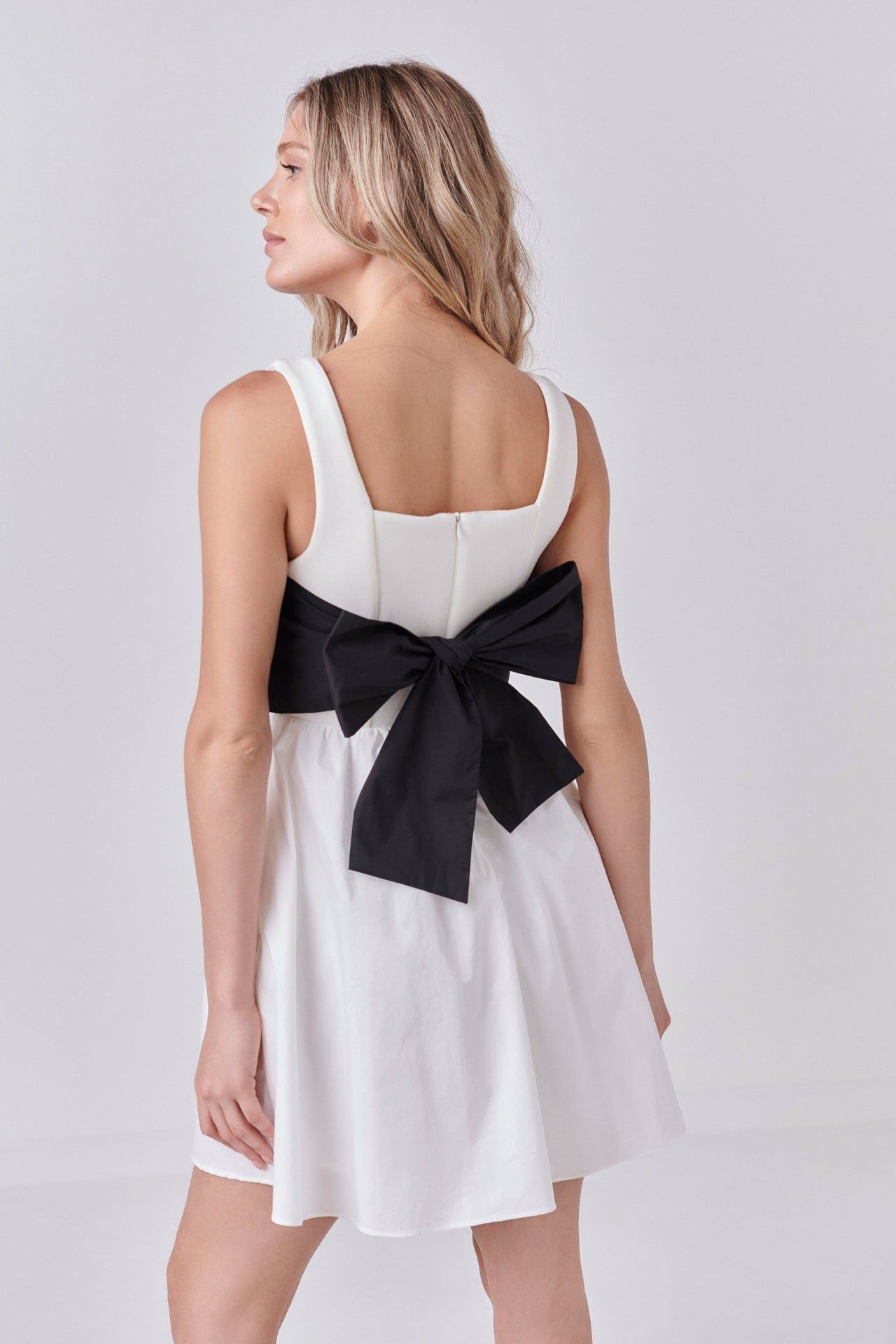 Back Bow Contrast Dress sold by Endless Rose product image thumbnail 5