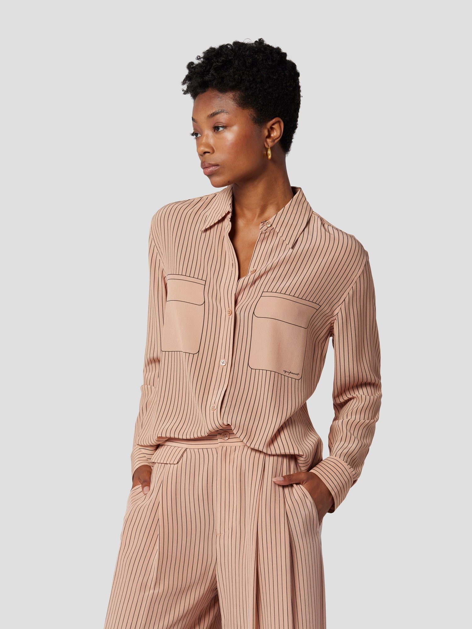 SIGNATURE SILK SHIRT WITH NO POCKETS sold by Equipment product image thumbnail 3