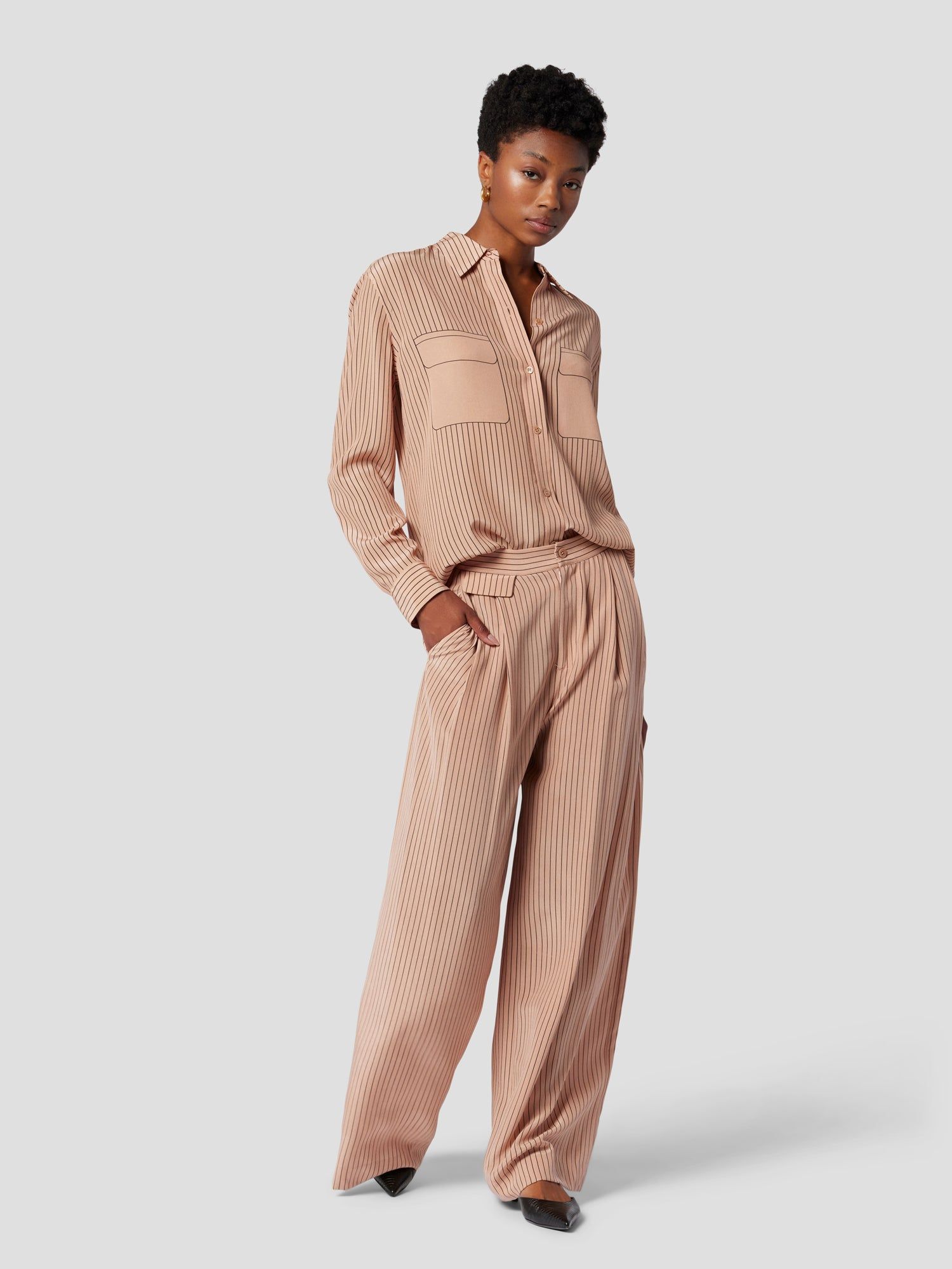 SIGNATURE SILK SHIRT WITH NO POCKETS sold by Equipment product image thumbnail 2