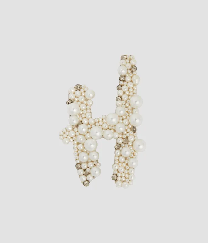 Pearl Alphabet Brooch H made by ERDEM