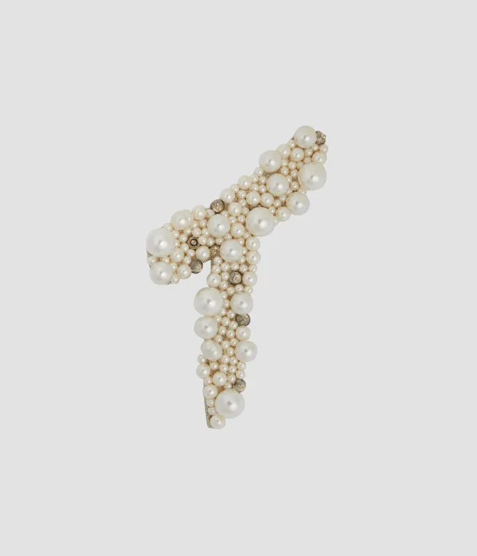 Pearl Alphabet Brooch T made by ERDEM