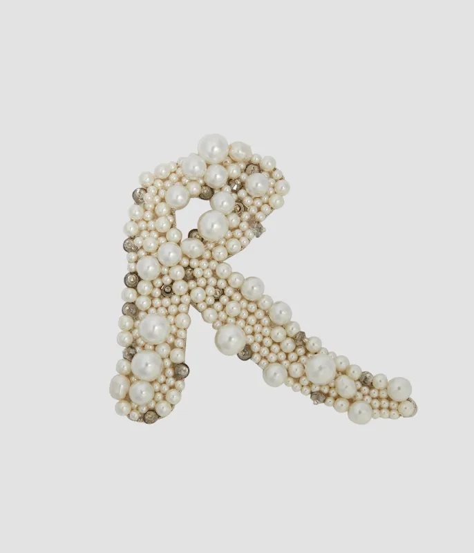 Pearl Alphabet Brooch R made by ERDEM