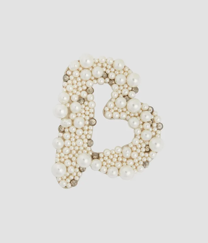 Pearl Alphabet Brooch B made by ERDEM