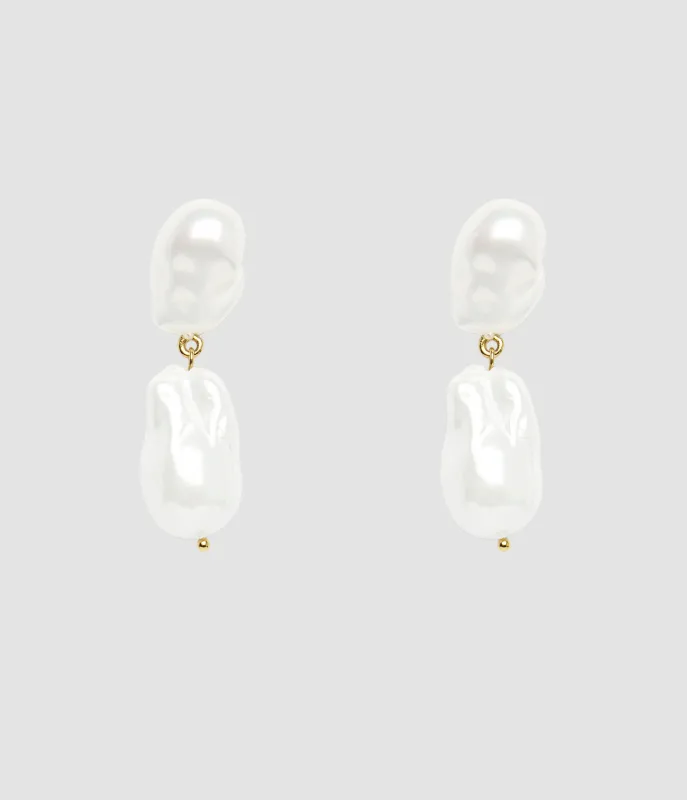 Pearl Earring made by ERDEM