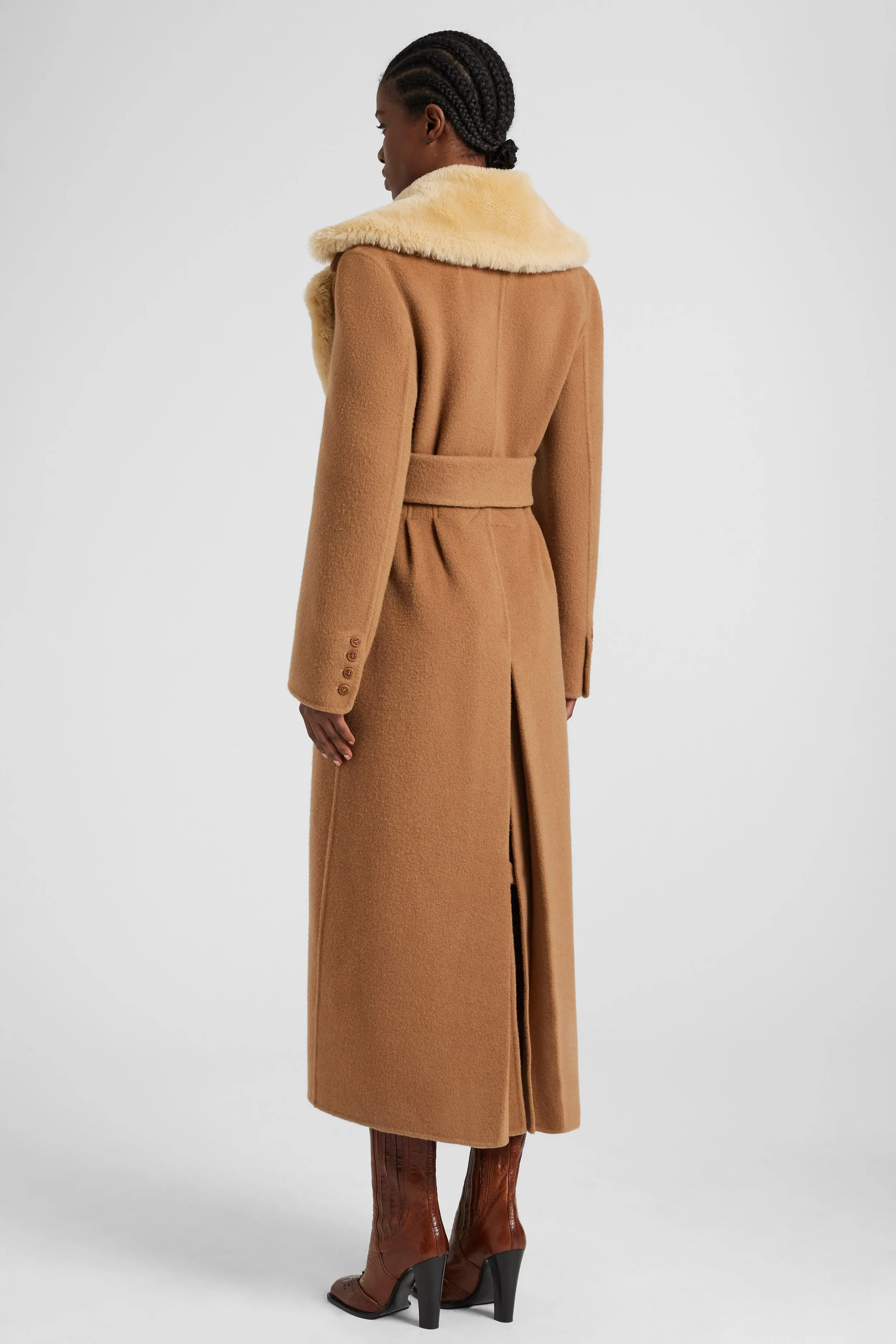 Long oversize coat in a blend of wool, virgin wool, and cashmere with alpaca fur lapel sold by Ermanno Scervino product image thumbnail 4