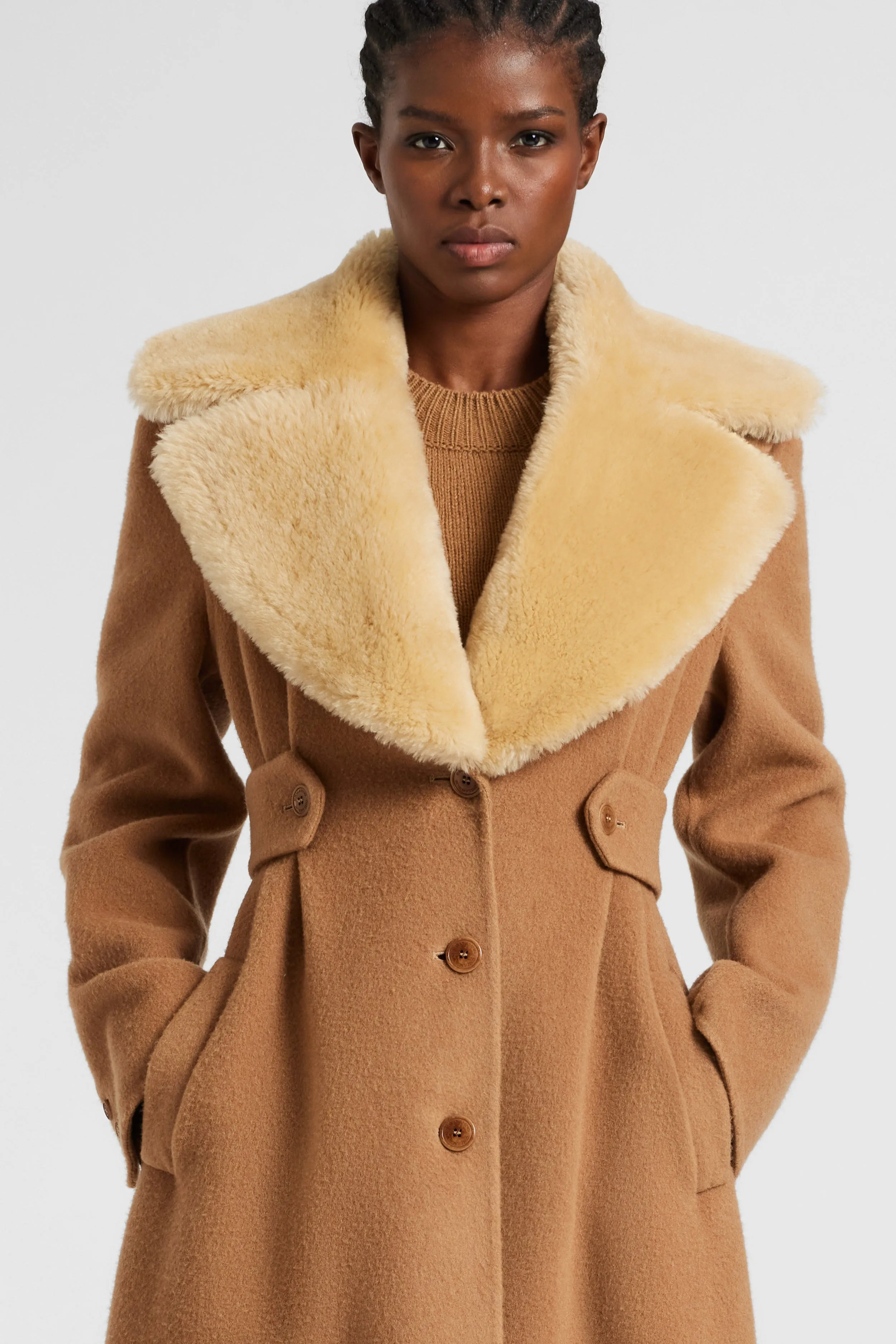 Long oversize coat in a blend of wool, virgin wool, and cashmere with alpaca fur lapel sold by Ermanno Scervino product image thumbnail 5