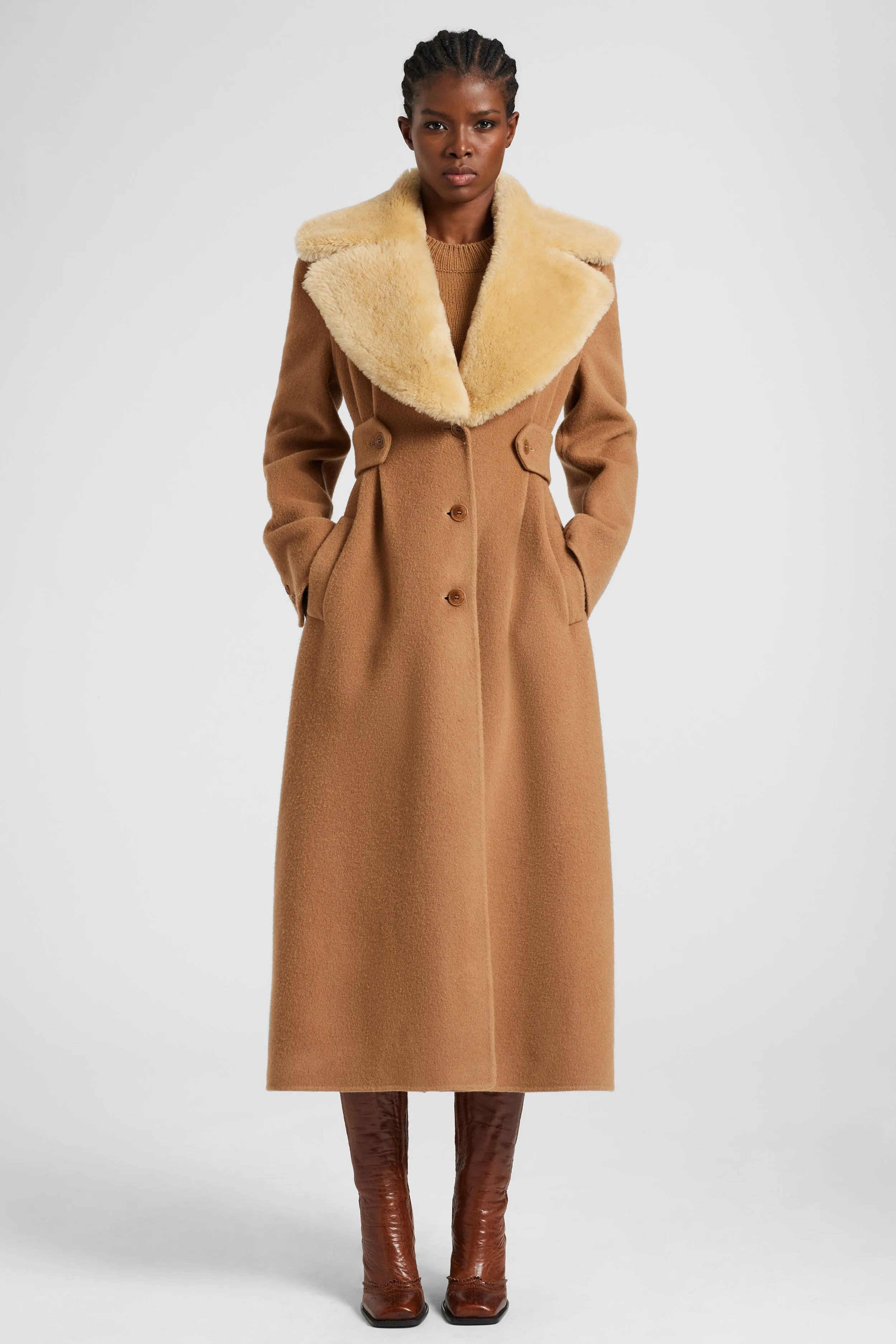 Long oversize coat in a blend of wool, virgin wool, and cashmere with alpaca fur lapel sold by Ermanno Scervino product image thumbnail 2