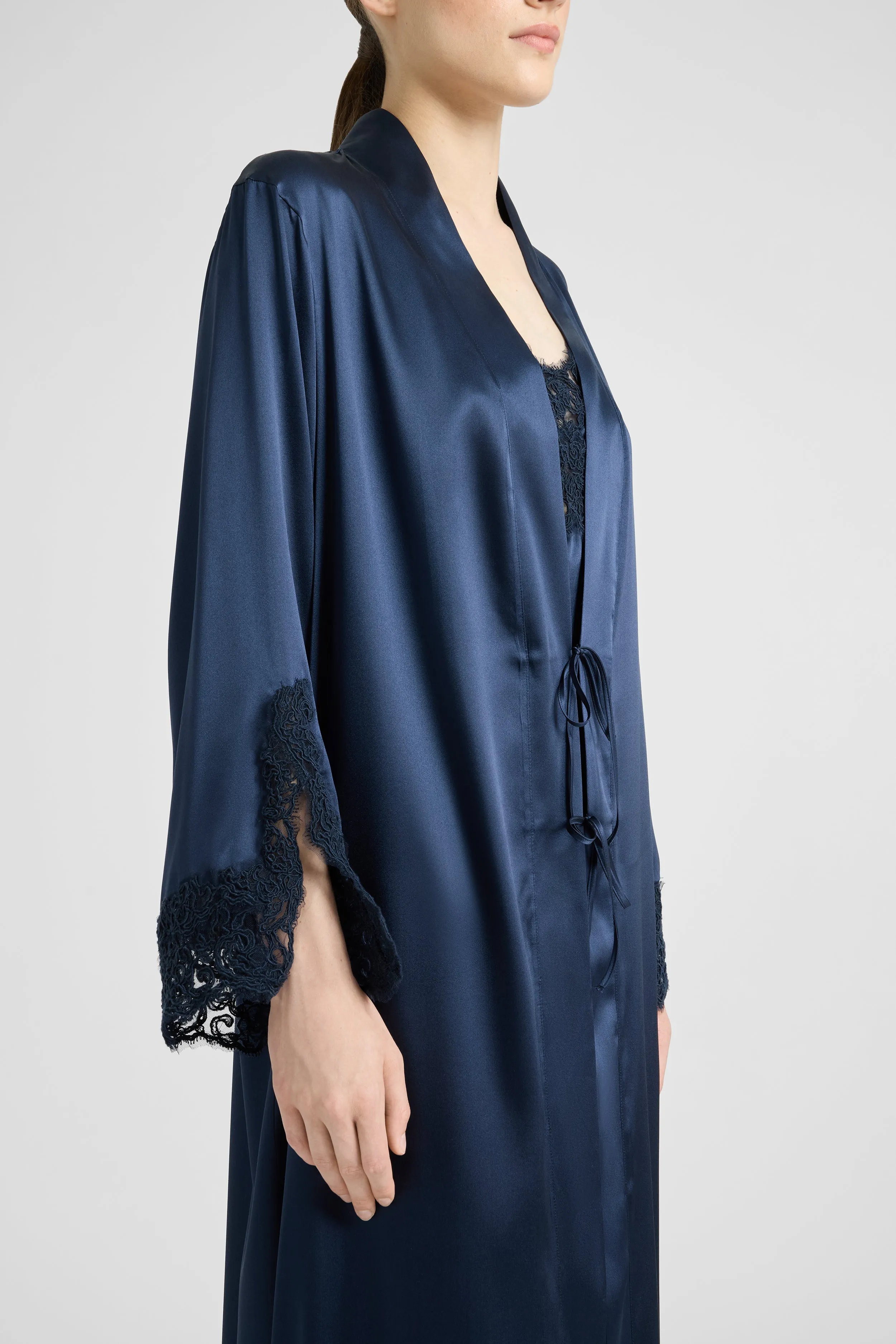 Stretch silk kimono with rebrodé lace sold by Ermanno Scervino product image thumbnail 3