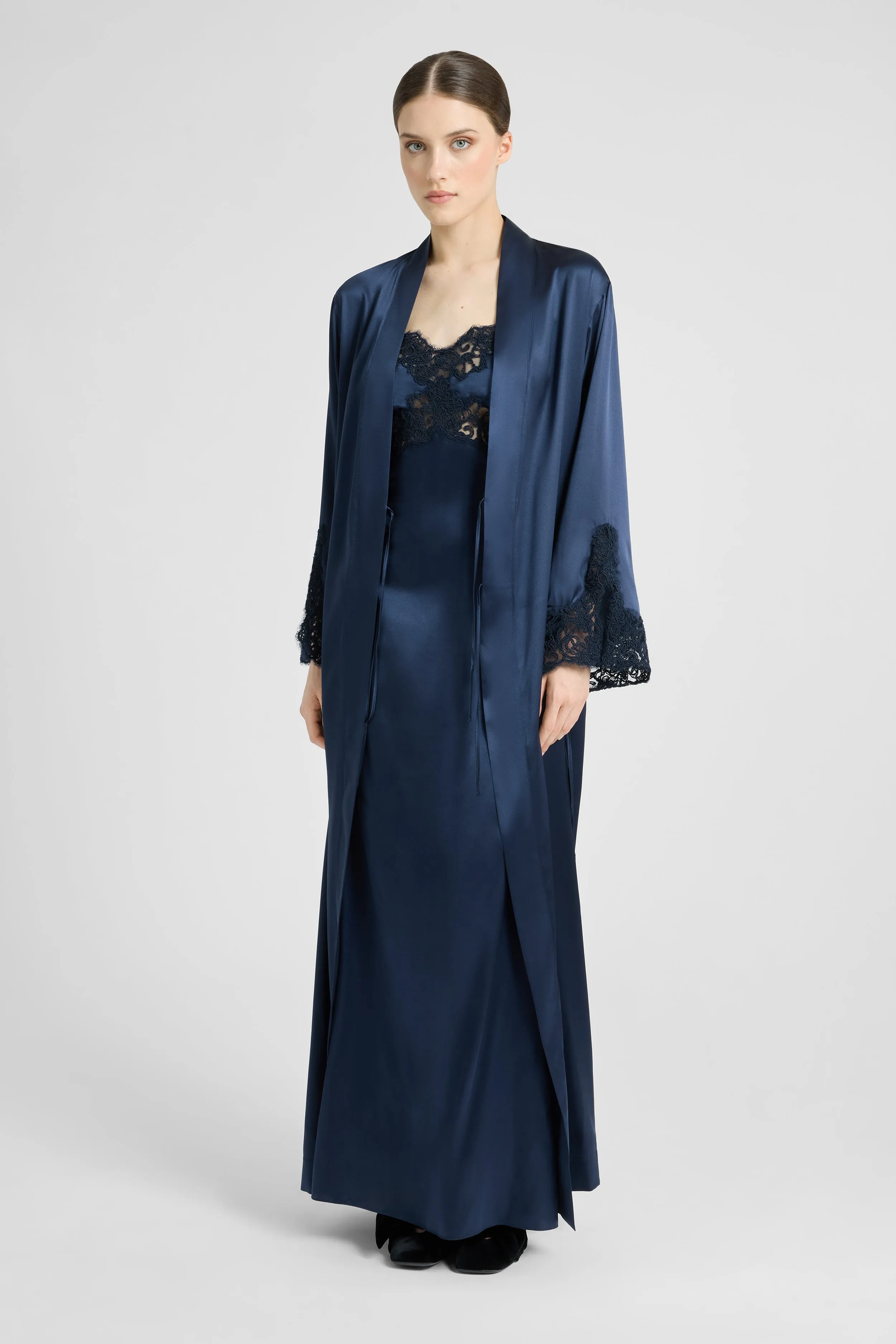Stretch silk kimono with rebrodé lace sold by Ermanno Scervino product image thumbnail 2