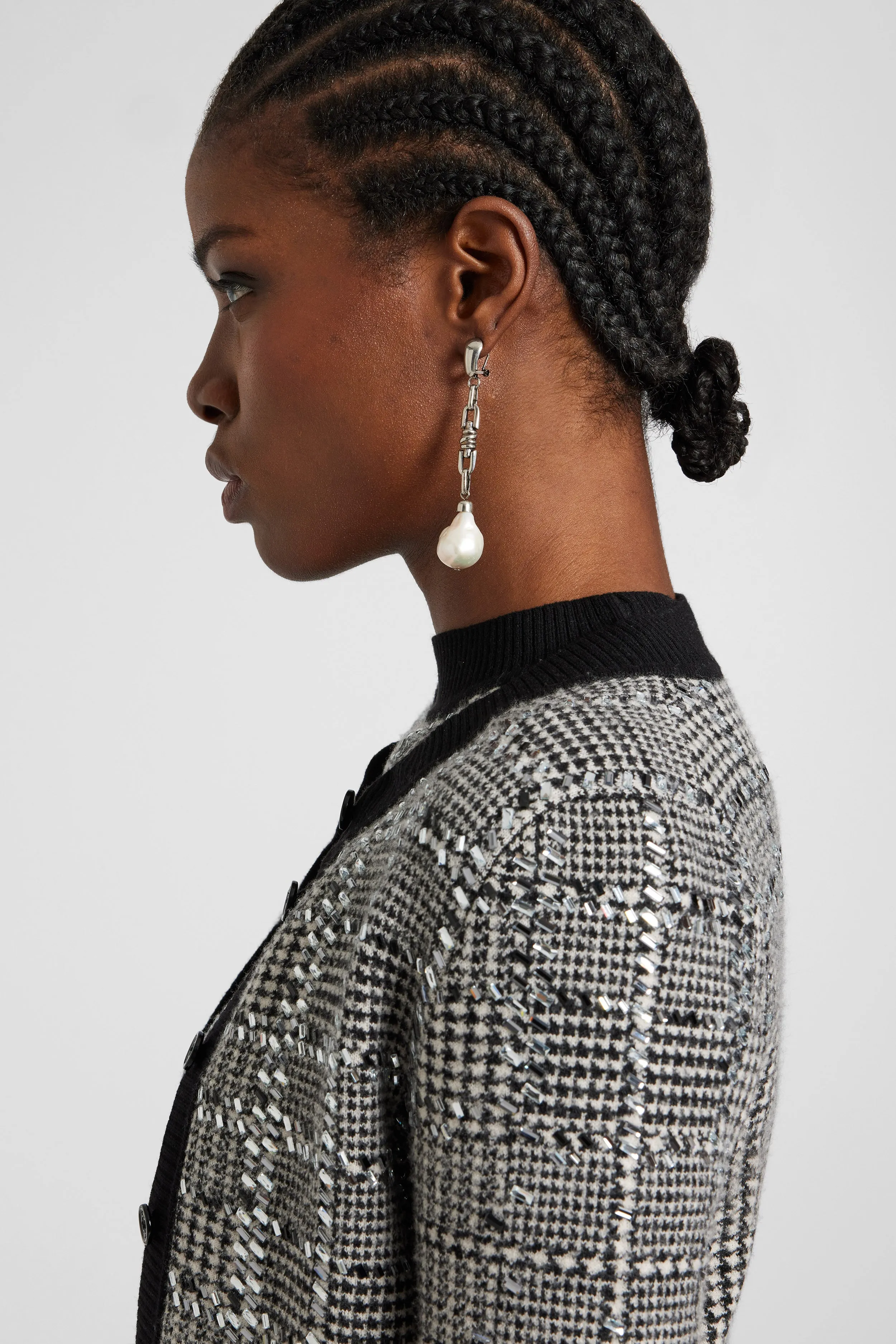 Dangling earrings with knot and freshwater pearls silver tone sold by Ermanno Scervino product image thumbnail 2