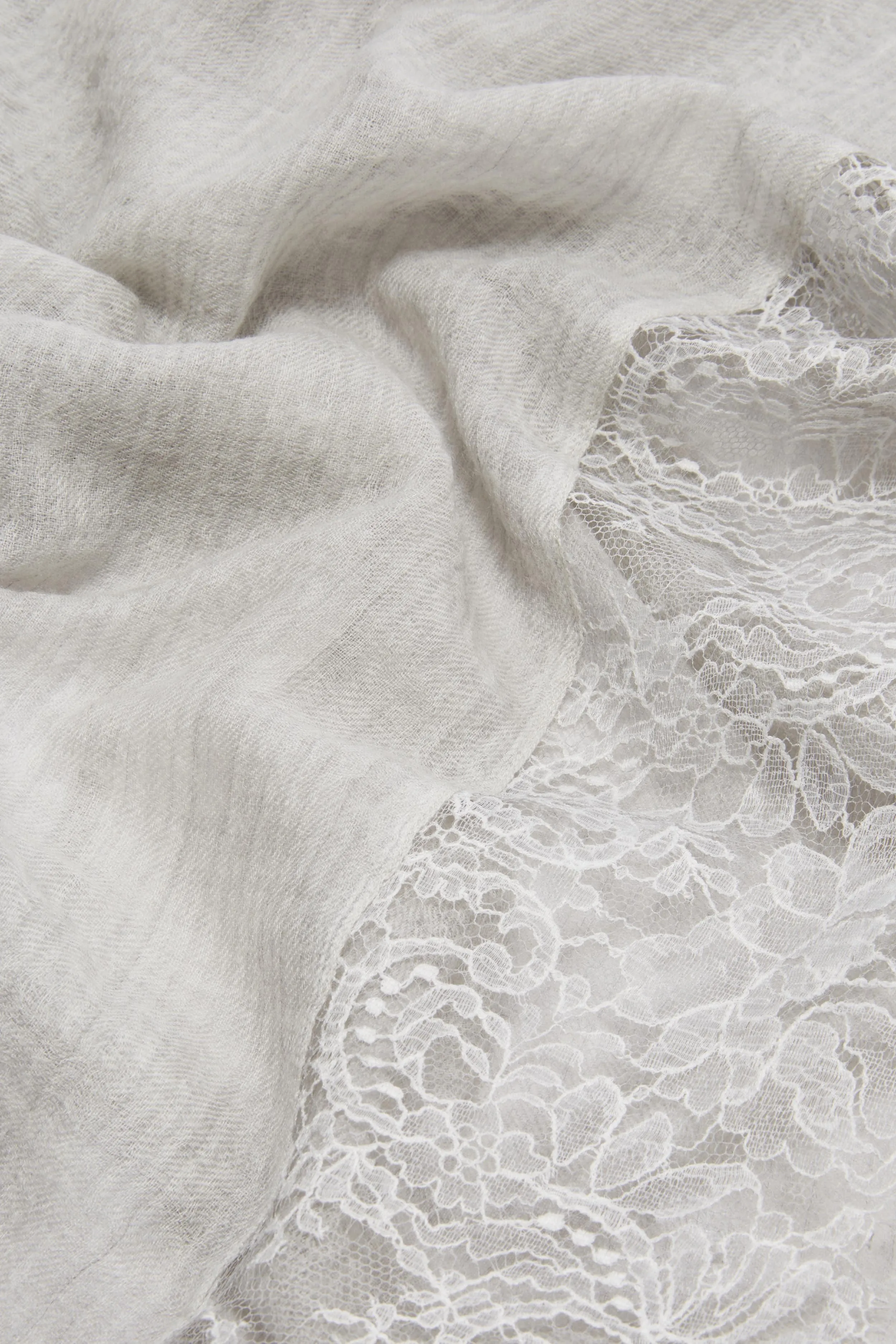 Cashmere scarf in melange grey with Chantilly lace trim sold by Ermanno Scervino product image thumbnail 2
