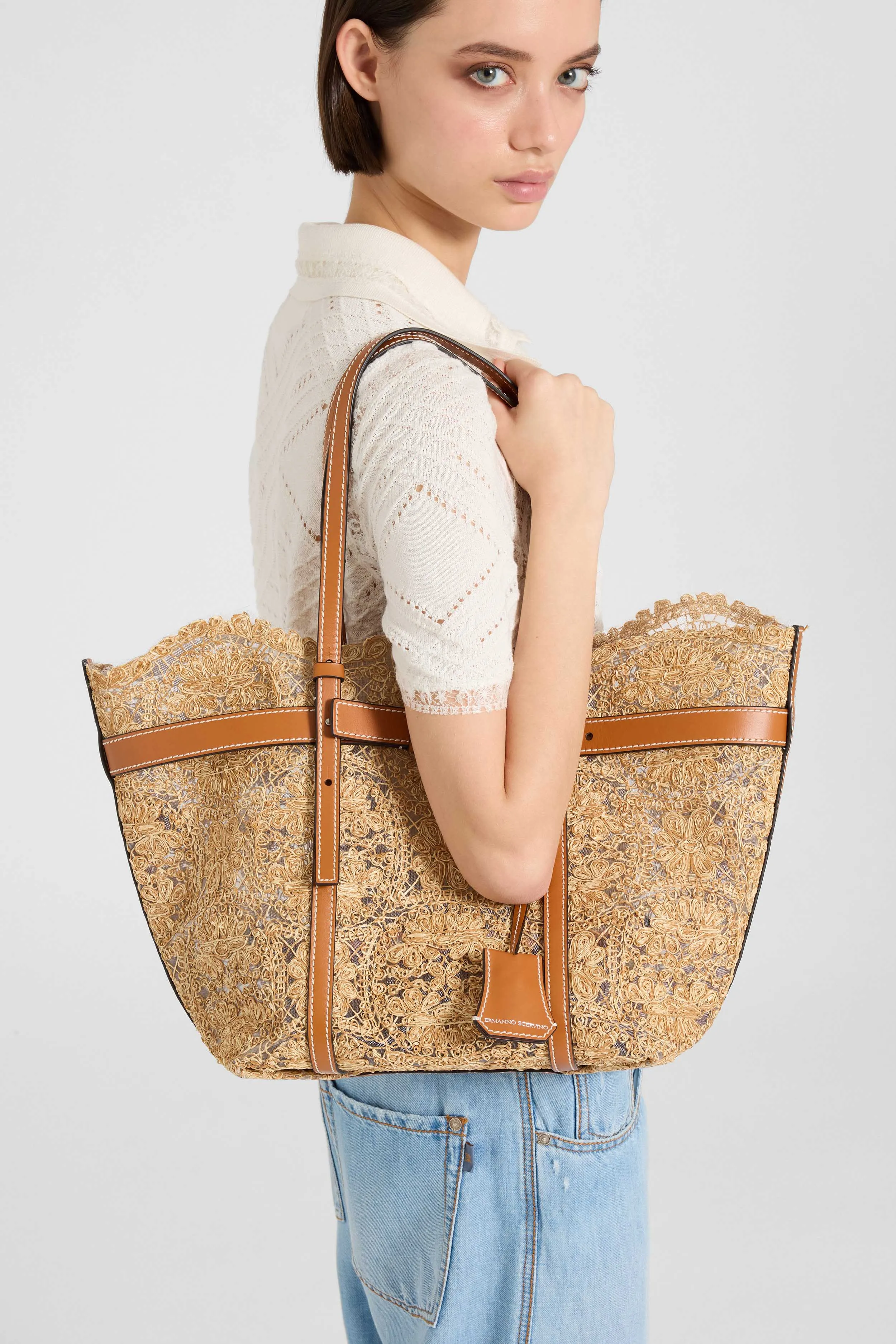 Medium natural shopping bag in raffia lace maiolica sold by Ermanno Scervino product image thumbnail 2