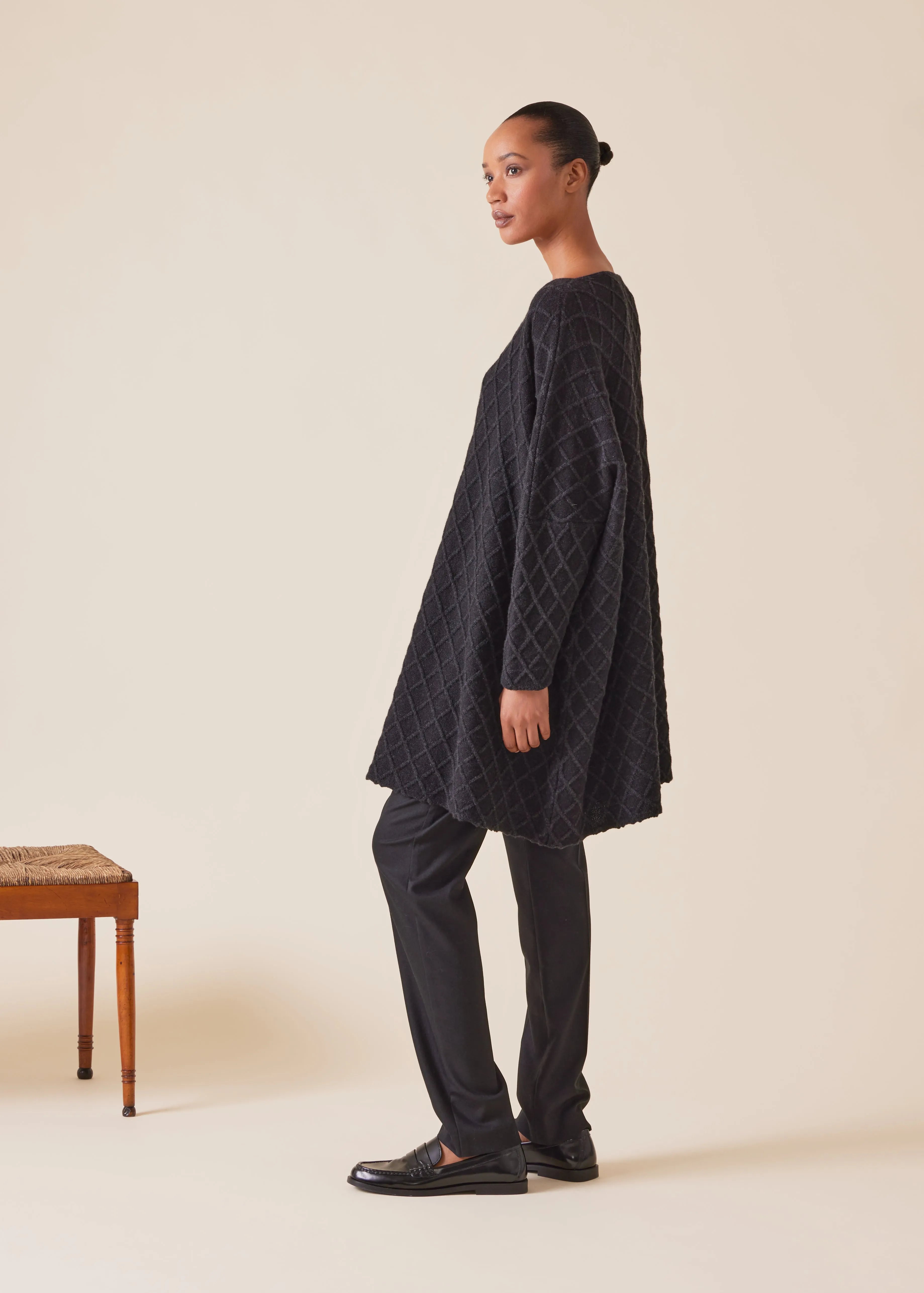 cashmere square slim sleeve sweater - long plus (black/coal) sold by eskandar product image thumbnail 3