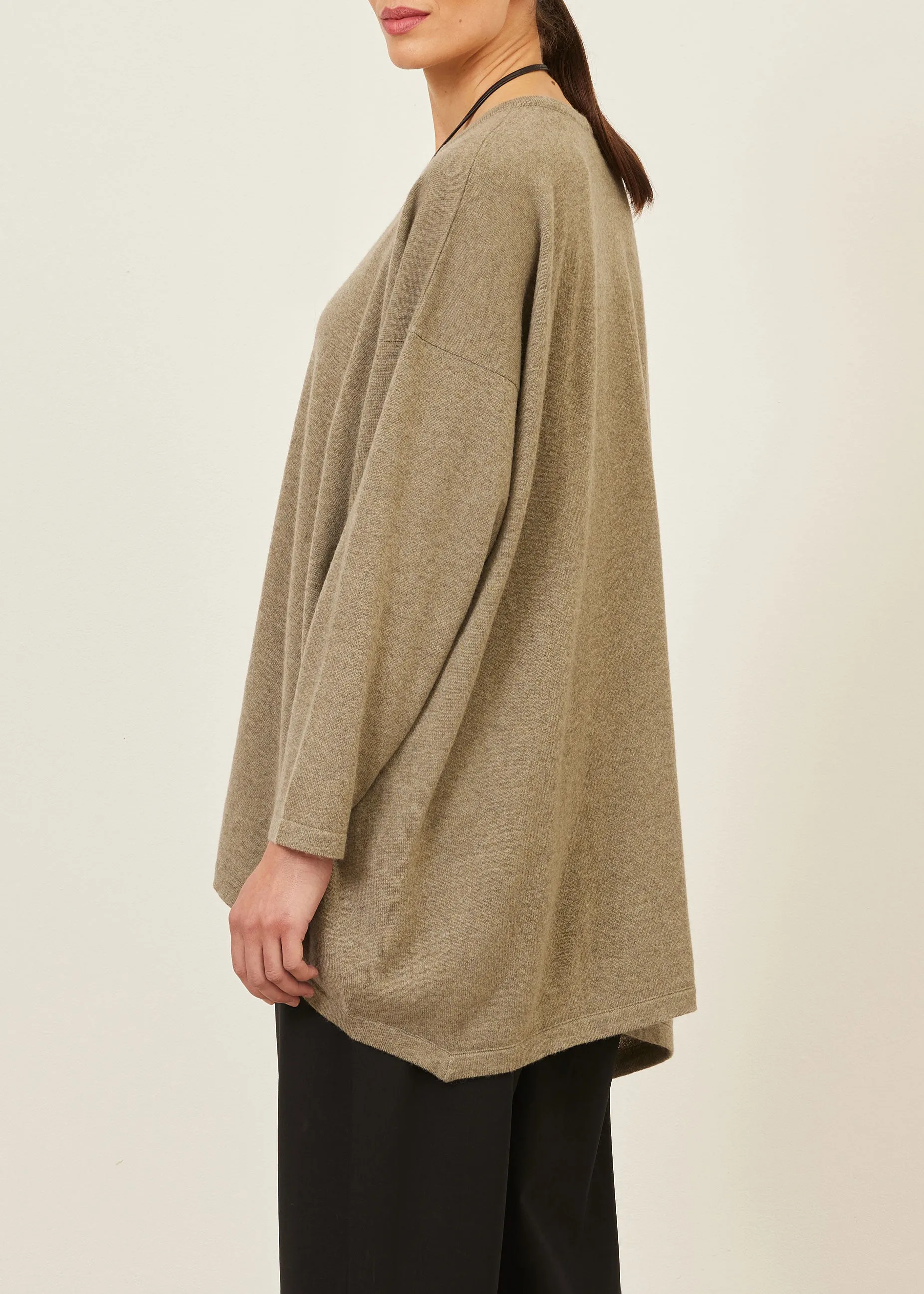 cashmere smaller front larger back round neck sweater - long sold by eskandar product image thumbnail 3