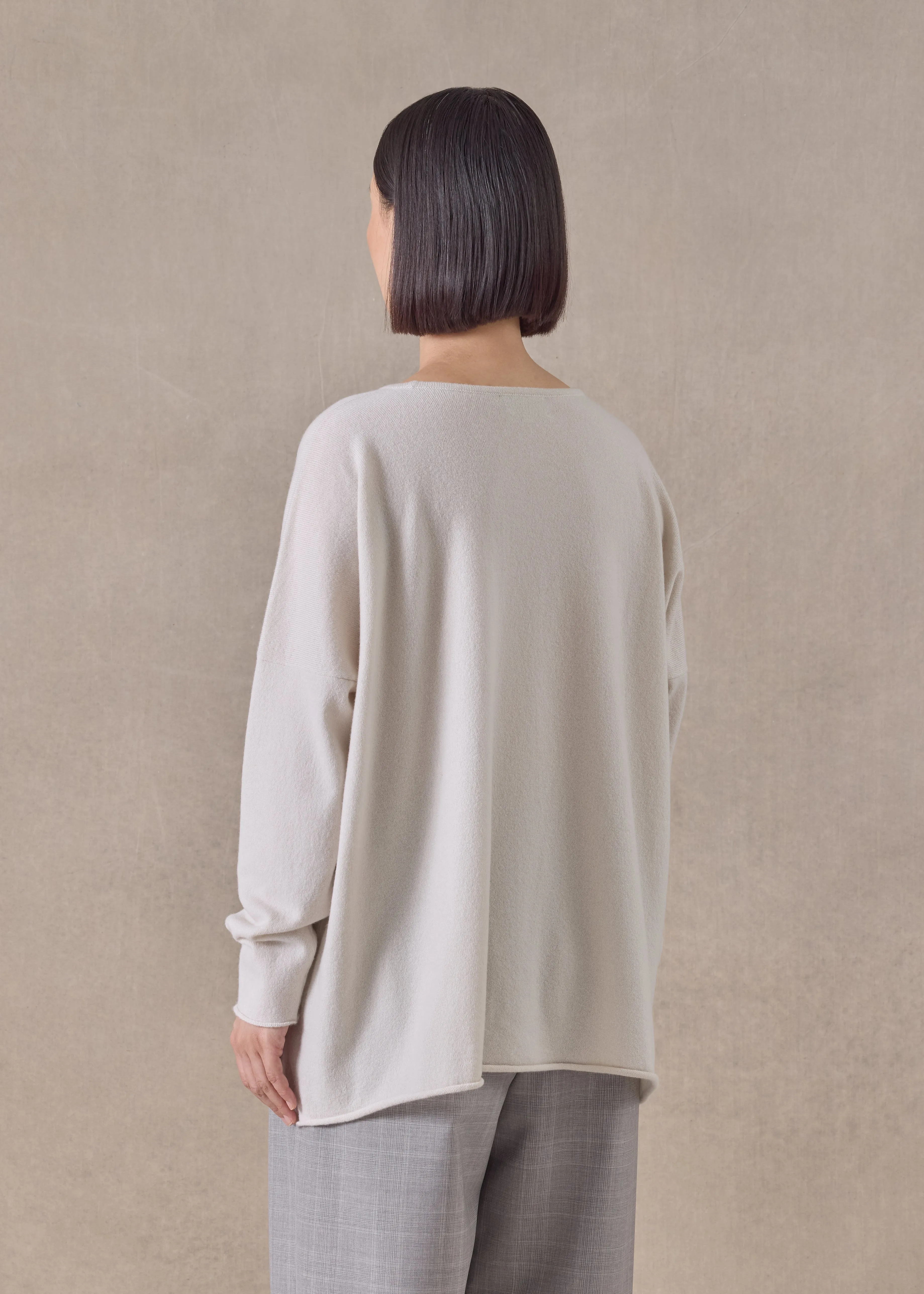 cashmere slim sleeve raw edge bateau neck - mid plus (wispgrey) sold by eskandar product image thumbnail 3