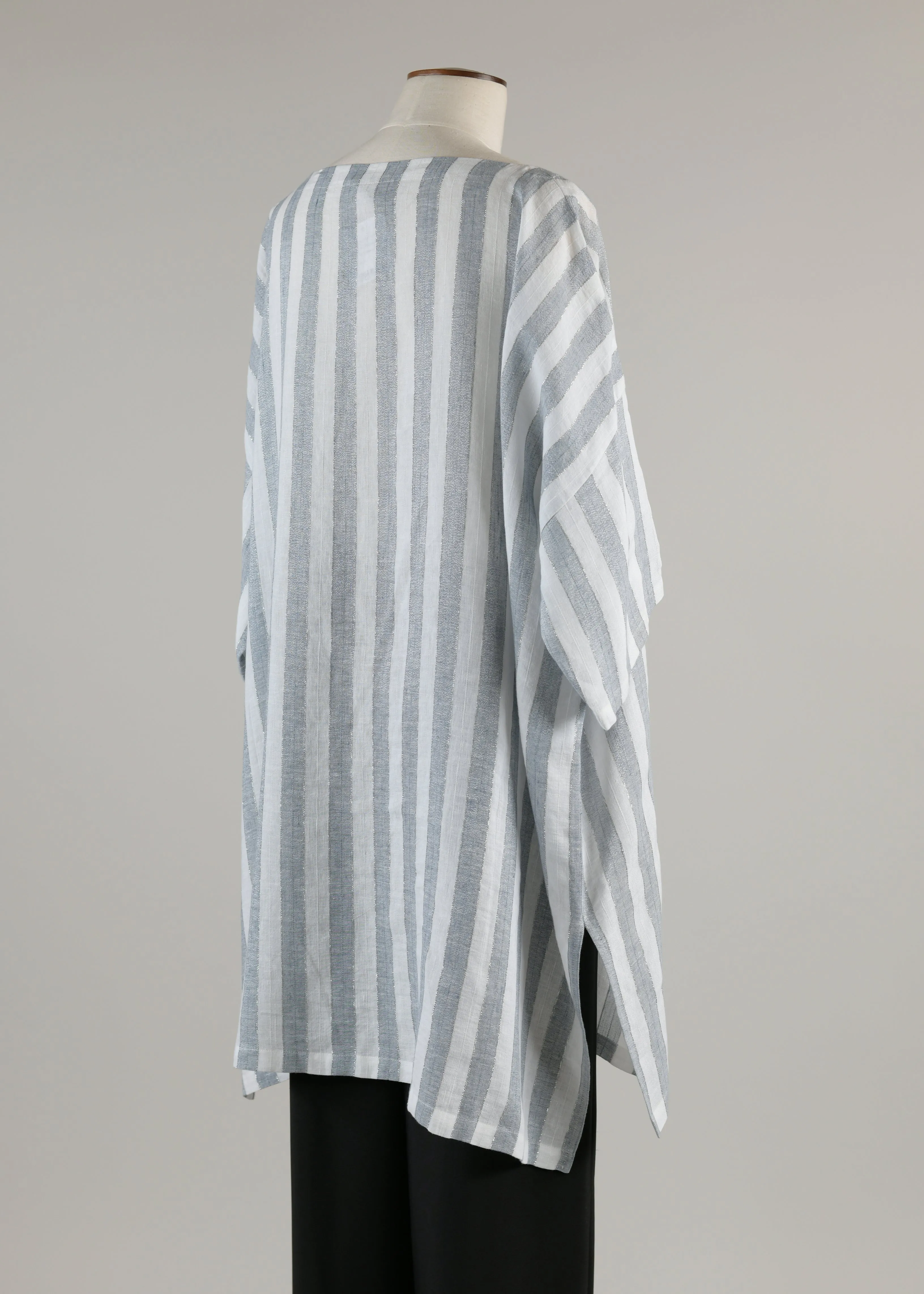 linen with lame lscoop neck t-shirt - long plus with slits sold by eskandar product image thumbnail 3