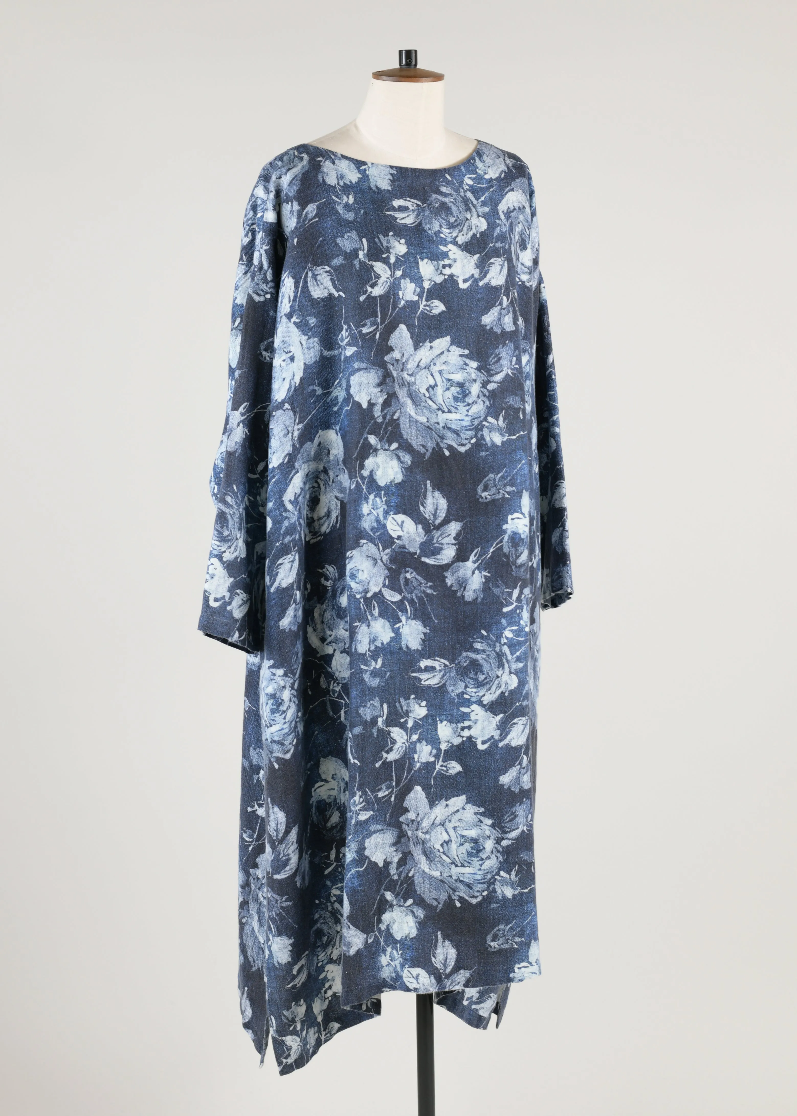 linen wide a-line scoop neck dress sold by eskandar