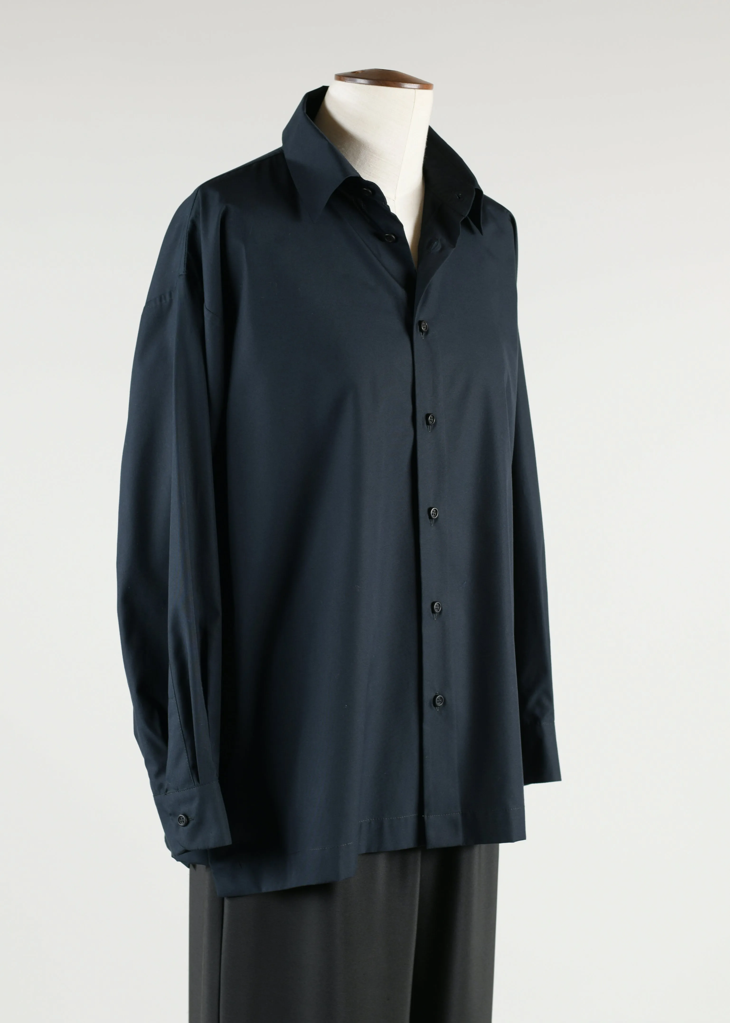 cotton poplin slim a-line shirt with collar and stepped inserts - long (black) sold by eskandar