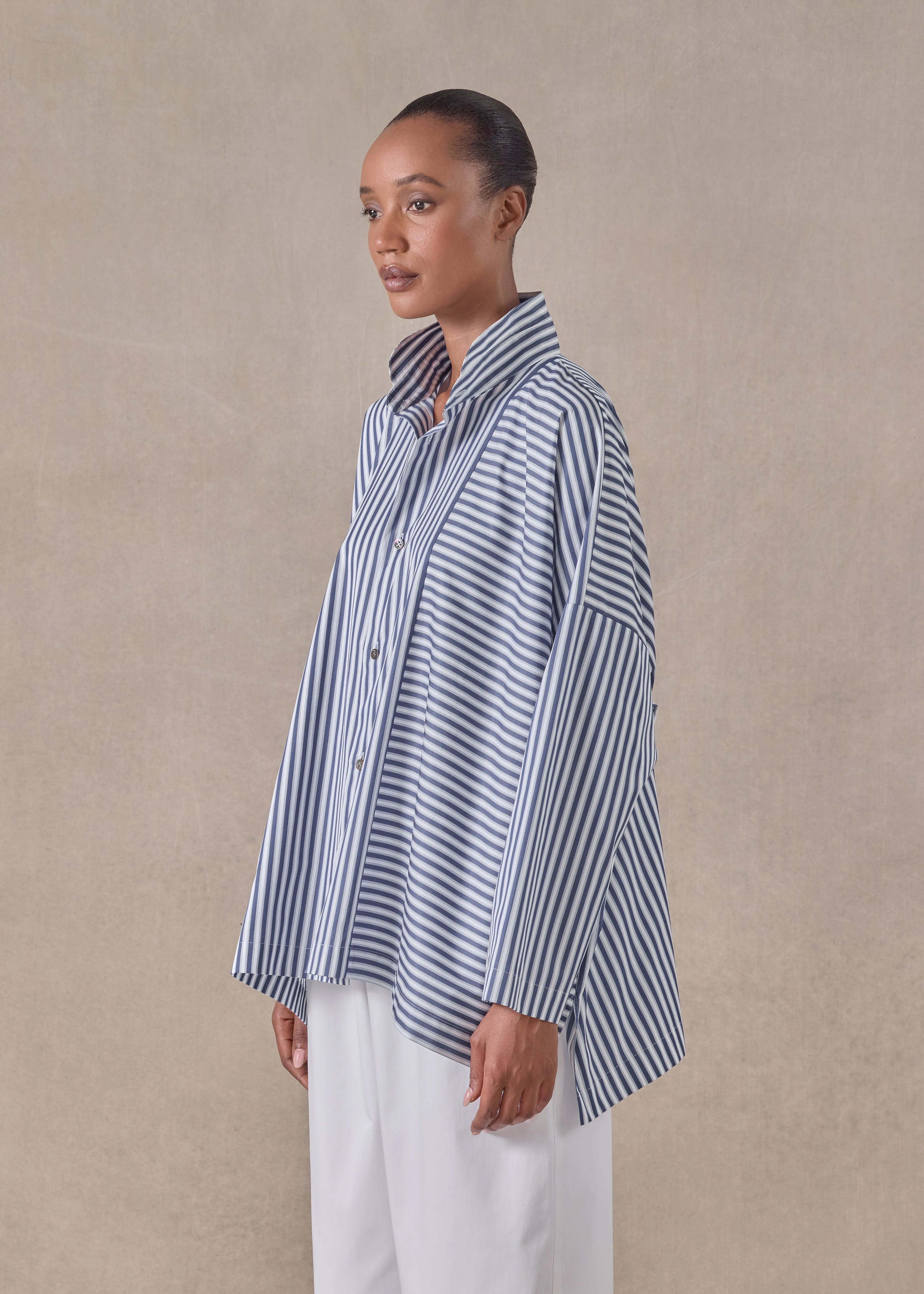 cotton wide longer back double stand collar panelled shirt - mid plus (inky) sold by eskandar product image thumbnail 4