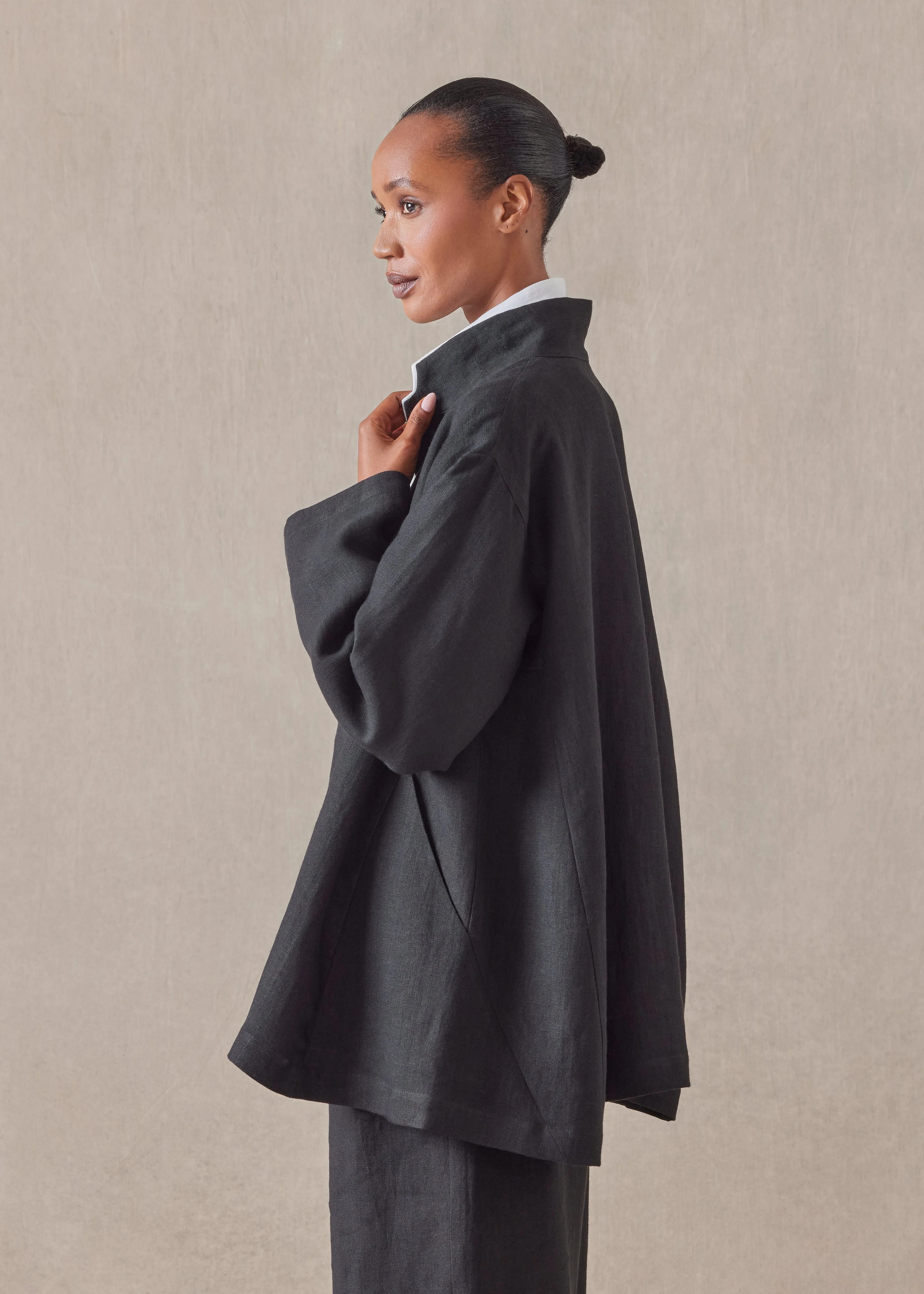 linen caucasus jacket with notch collar - long sold by eskandar product image thumbnail 2