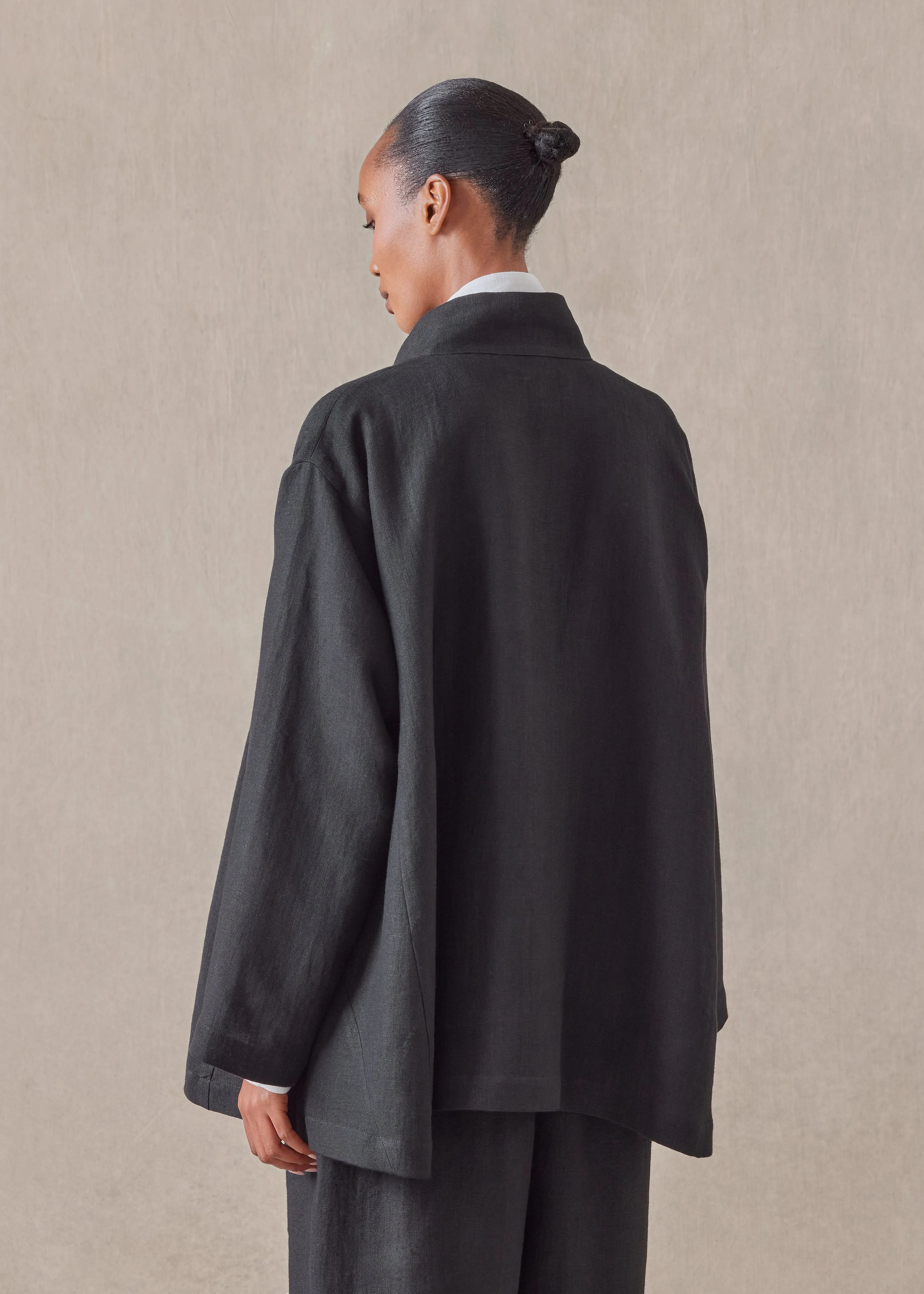 linen caucasus jacket with notch collar - long sold by eskandar product image thumbnail 3