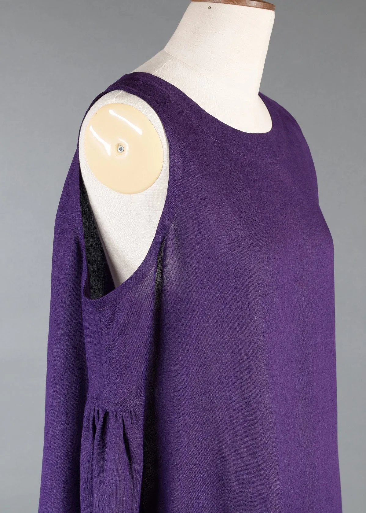 linen 3/4 length side pleated sleeveless dress sold by eskandar product image thumbnail 2