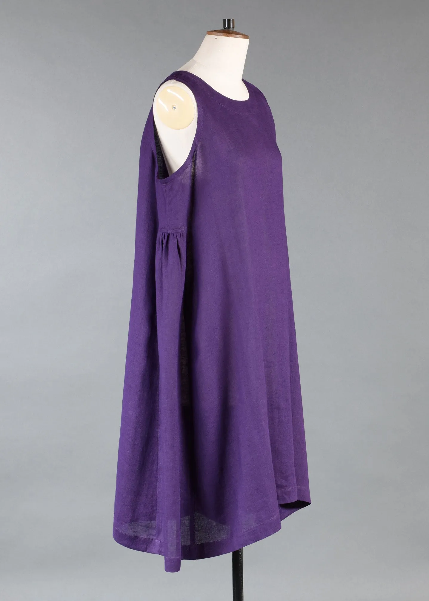 linen 3/4 length side pleated sleeveless dress sold by eskandar product image thumbnail 3