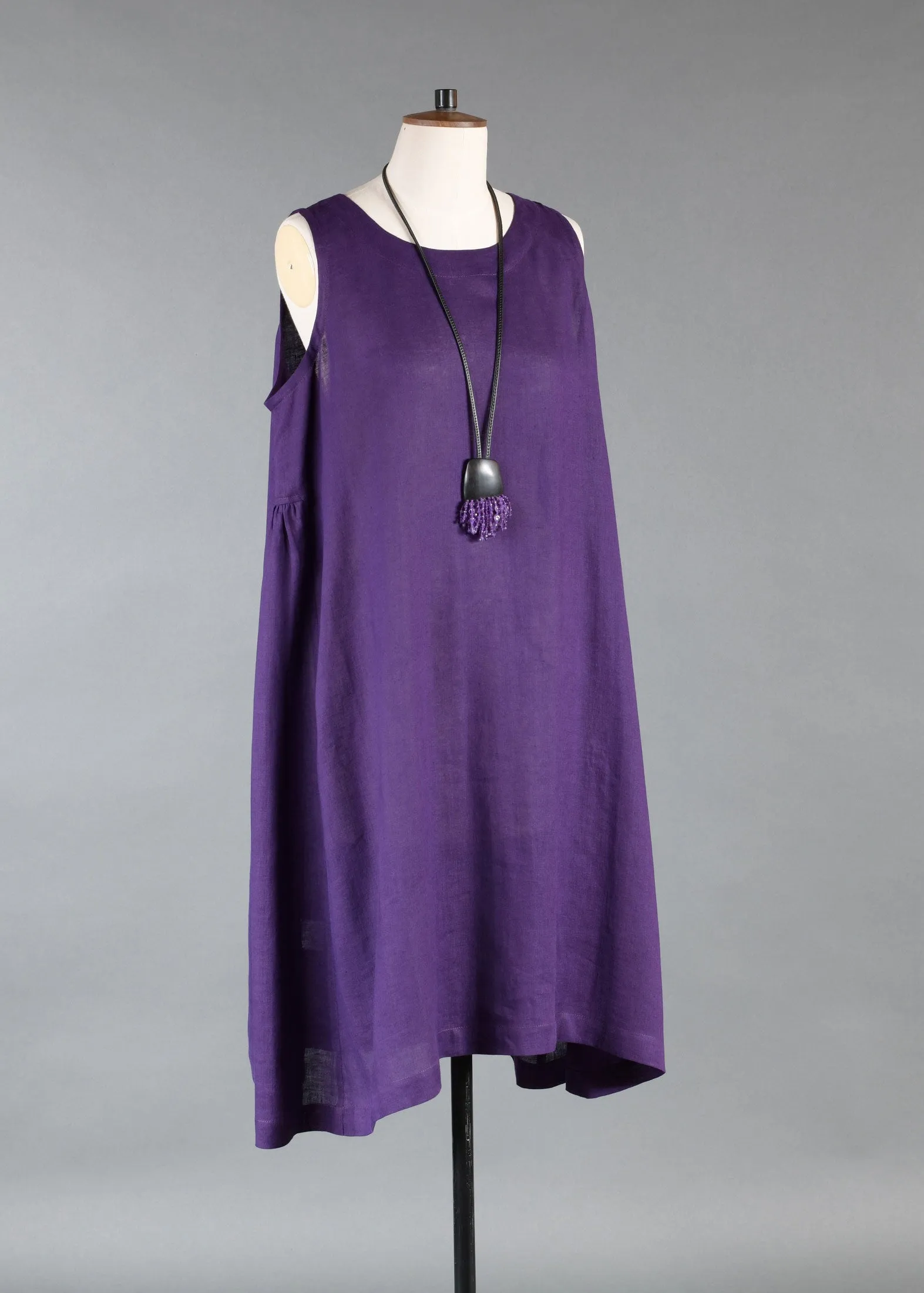 linen 3/4 length side pleated sleeveless dress sold by eskandar product image thumbnail 4