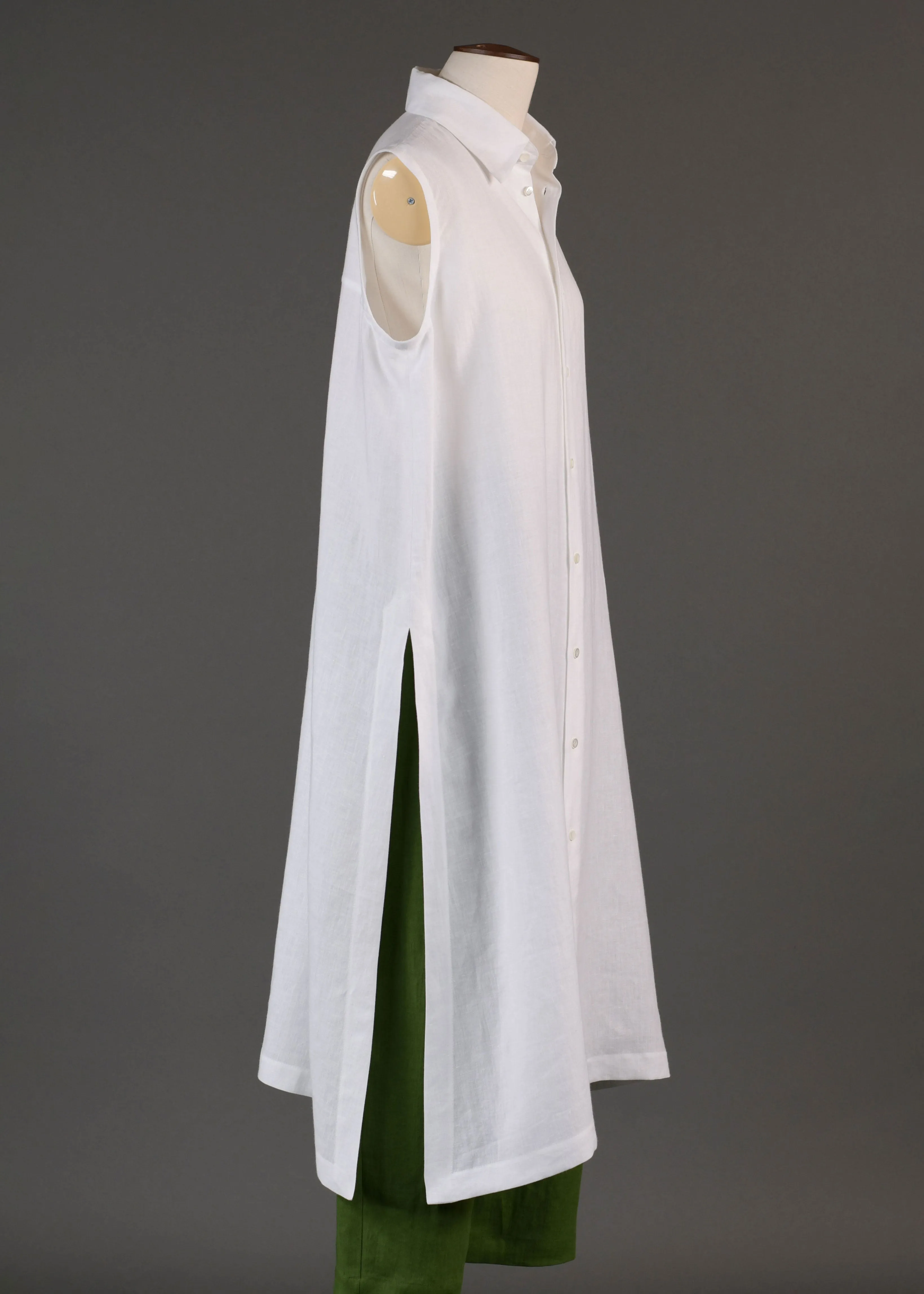 linen slim a-line sleeveless shirt dress with collar and side slit detail in white sold by eskandar product image thumbnail 3