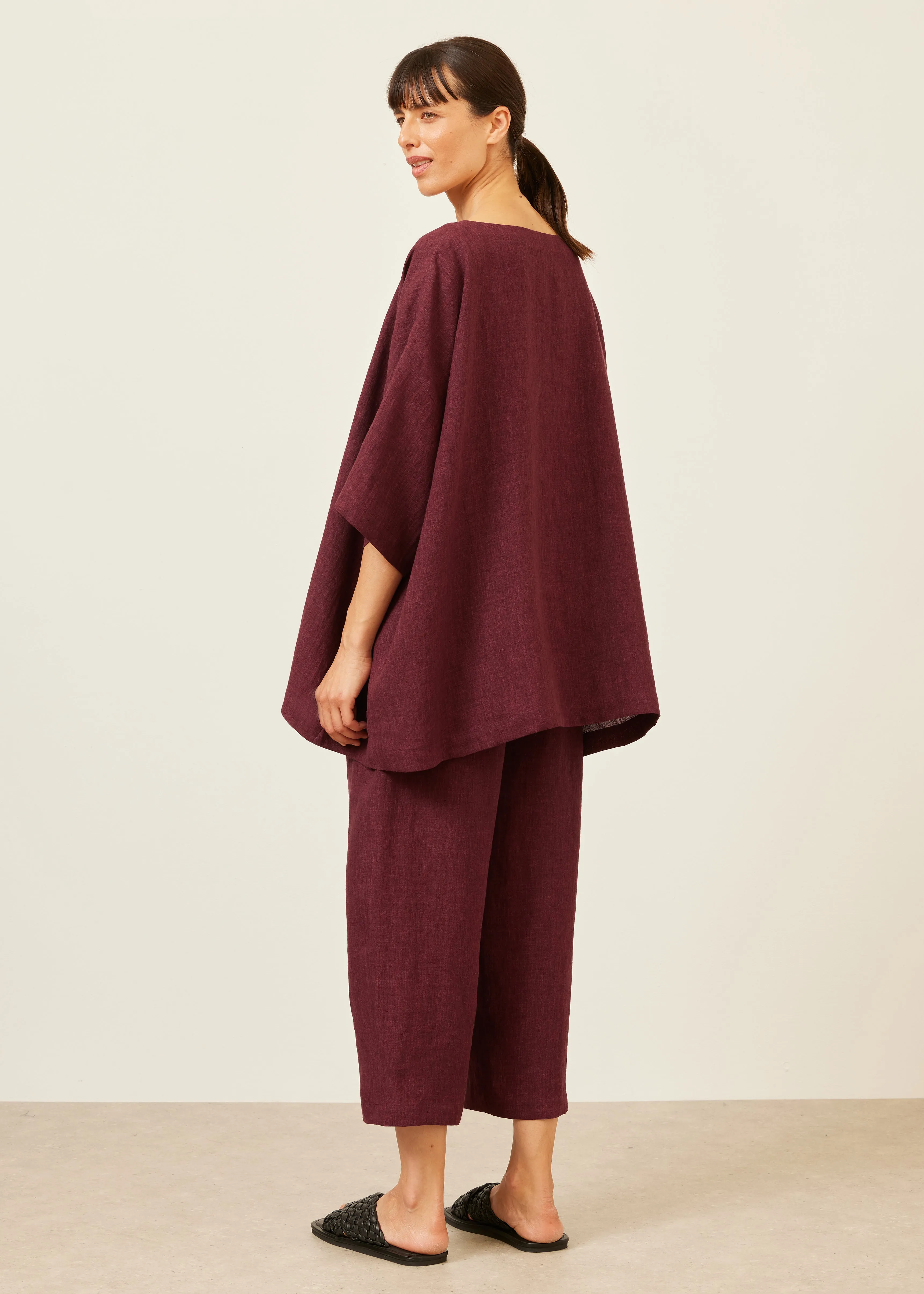 linen angle-to-front 3/4 sleeve scoop neck tunic - long sold by eskandar product image thumbnail 3