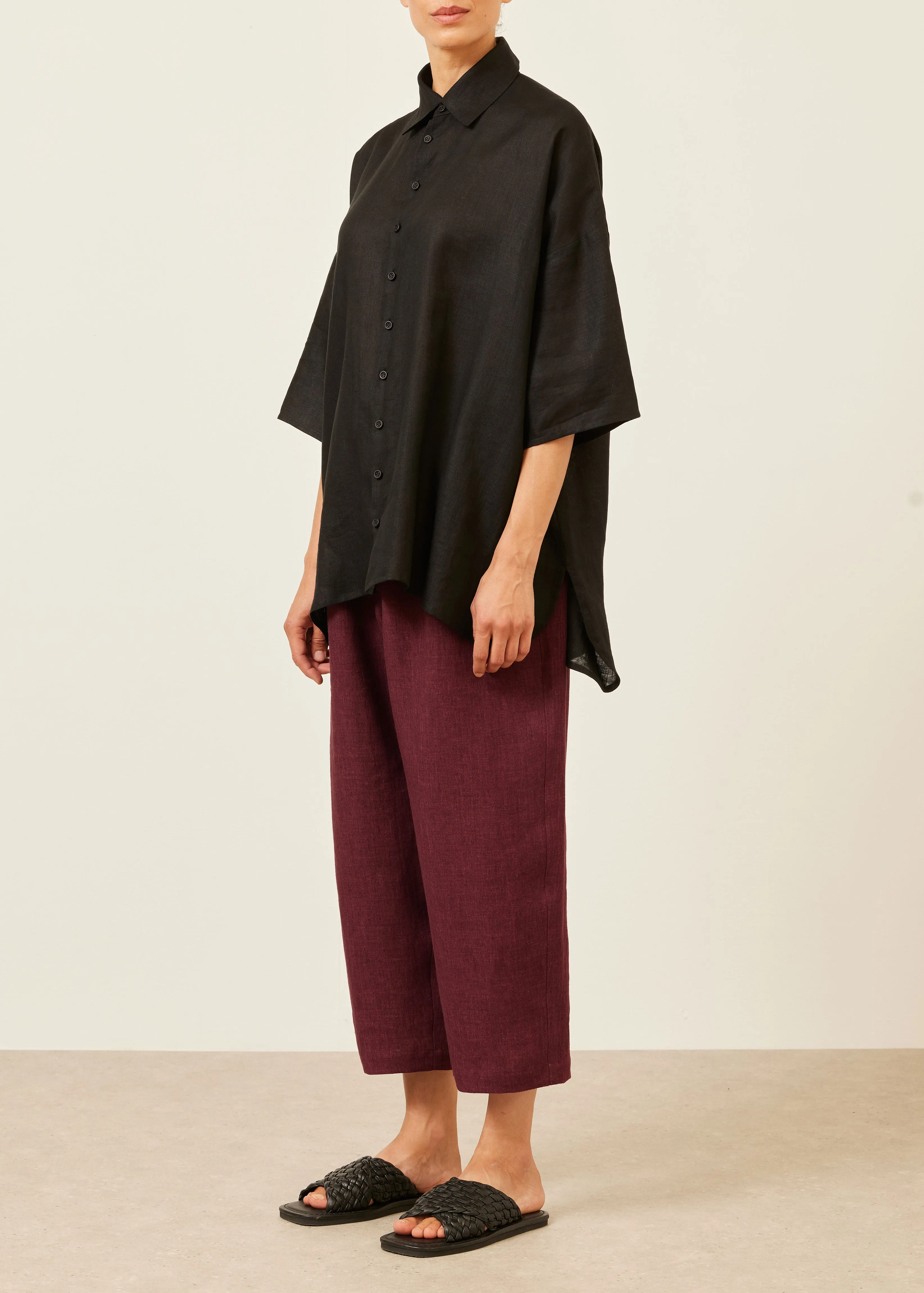 linen sloped shoulder wide a-line short sleeve shirt with collar - long (black) sold by eskandar product image thumbnail 2