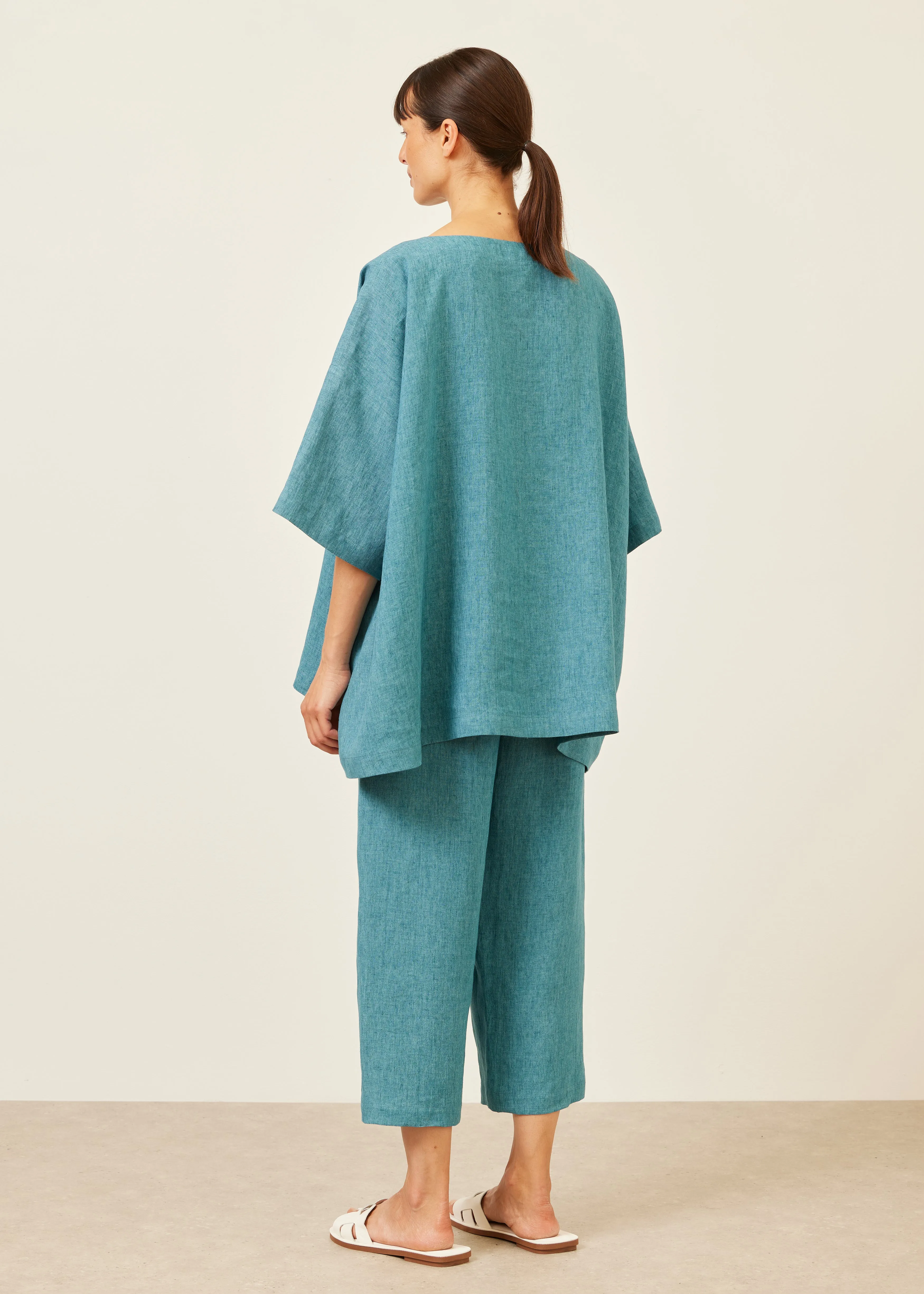 linen angle-to-front 3/4 sleeve scoop neck tunic - long sold by eskandar product image thumbnail 3