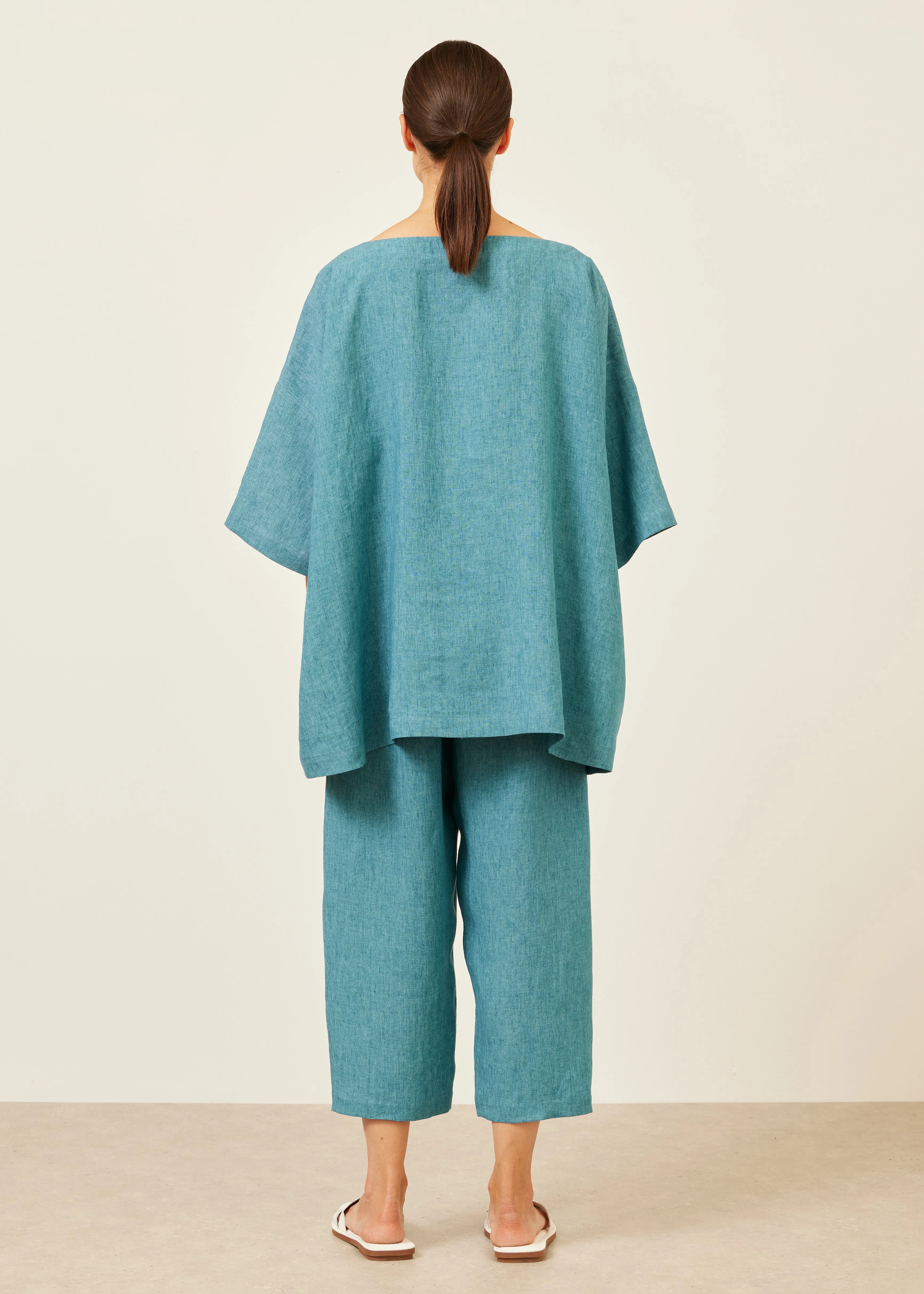 linen angle-to-front 3/4 sleeve scoop neck tunic - long sold by eskandar product image thumbnail 4