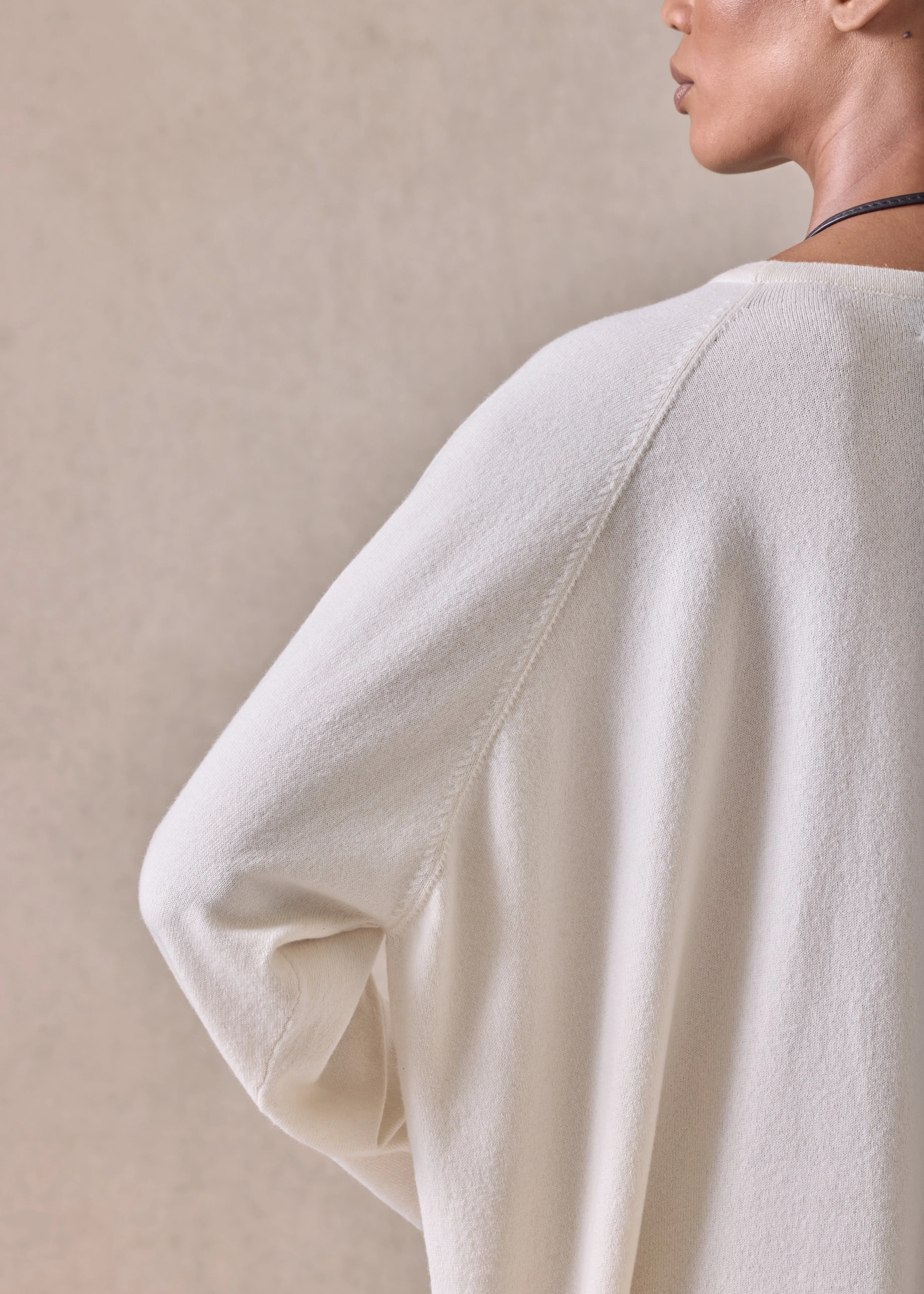 cashmere raglan sleeve round neck sweater - long (crème) sold by eskandar product image thumbnail 2