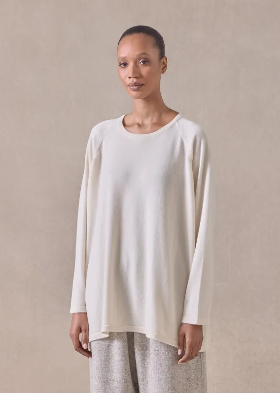 cashmere raglan sleeve round neck sweater - long (crème) sold by eskandar