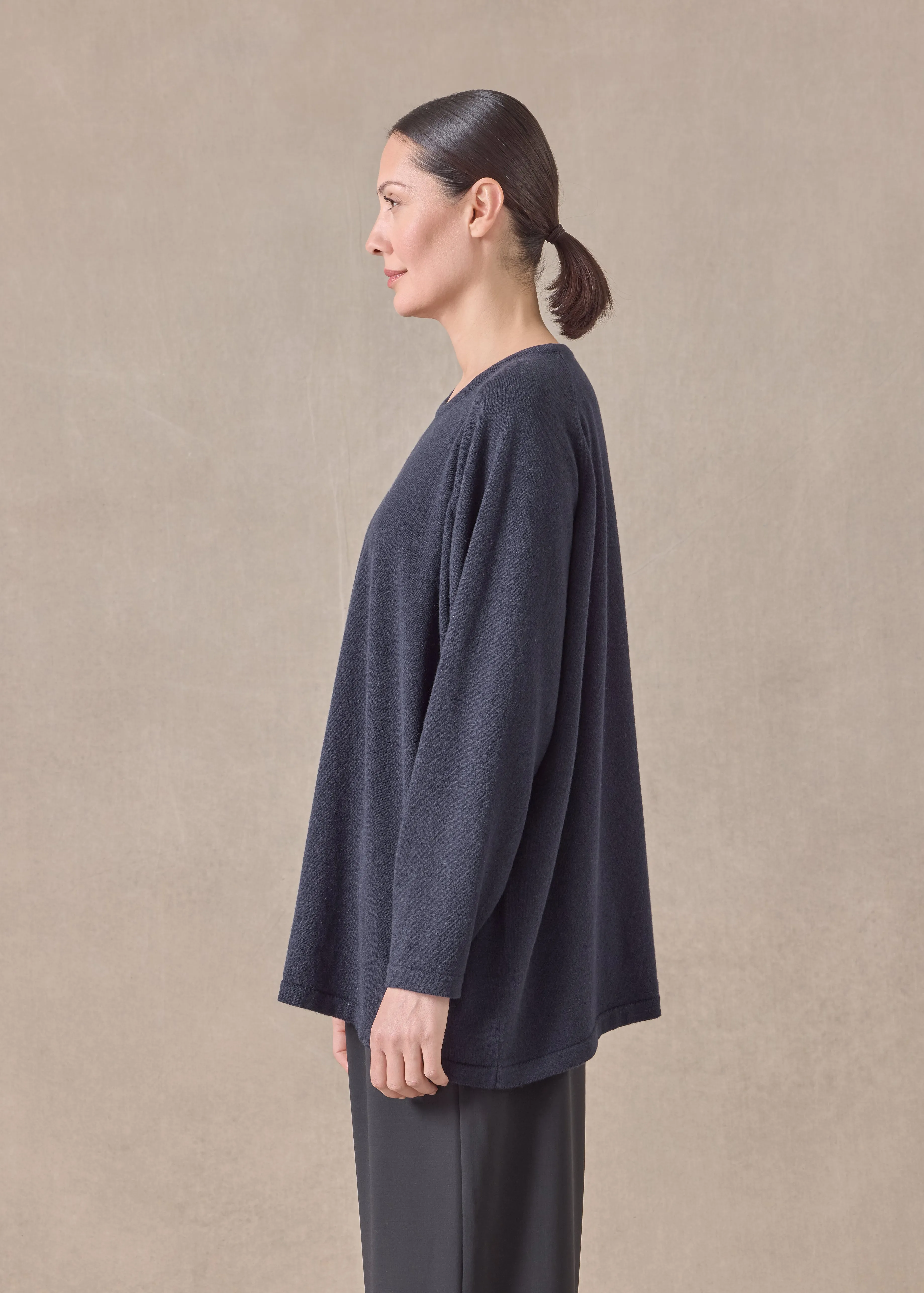 cashmere raglan sleeve round neck sweater - long (navydark) sold by eskandar product image thumbnail 4