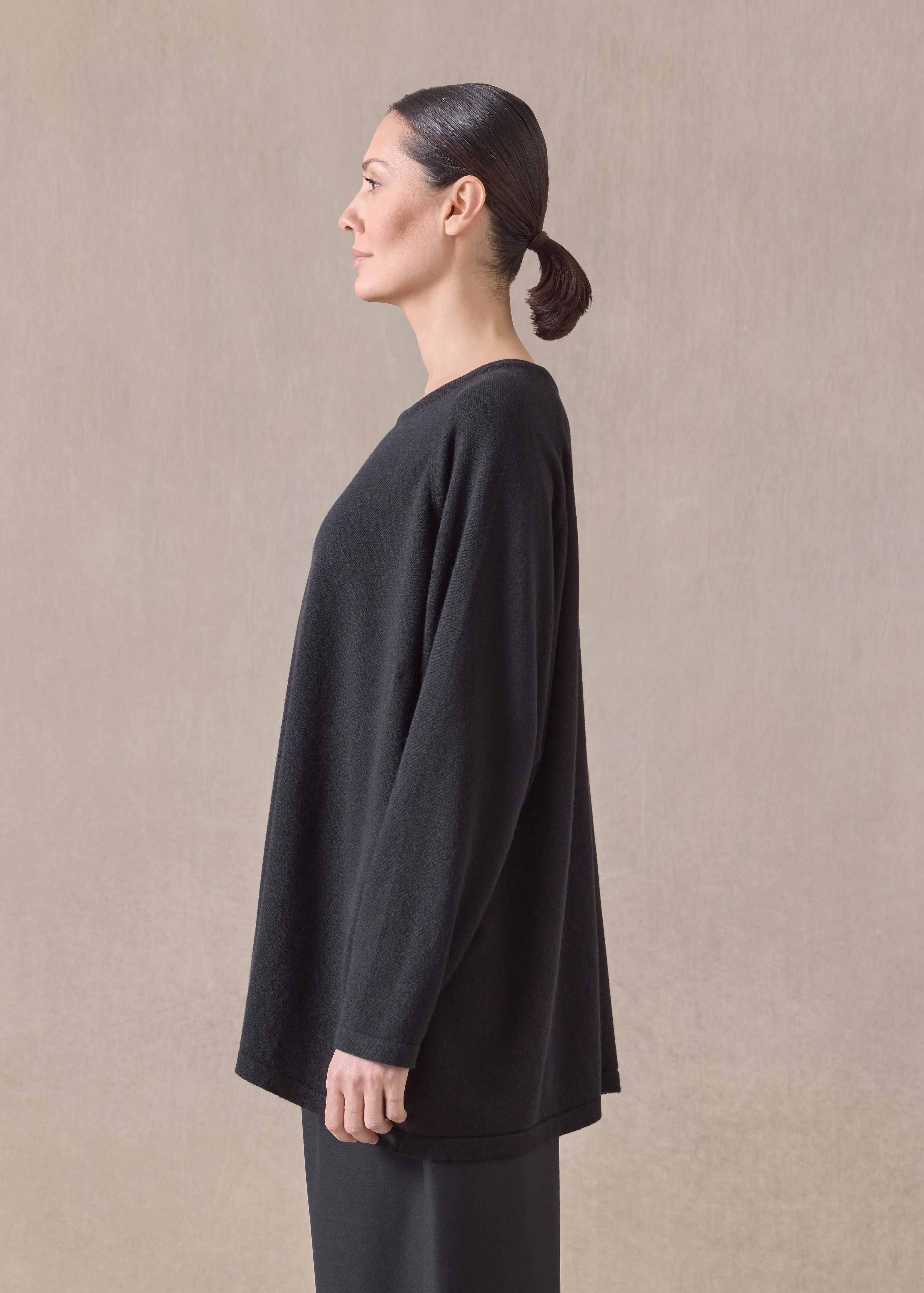 cashmere raglan sleeve round neck sweater - long (black) sold by eskandar product image thumbnail 3
