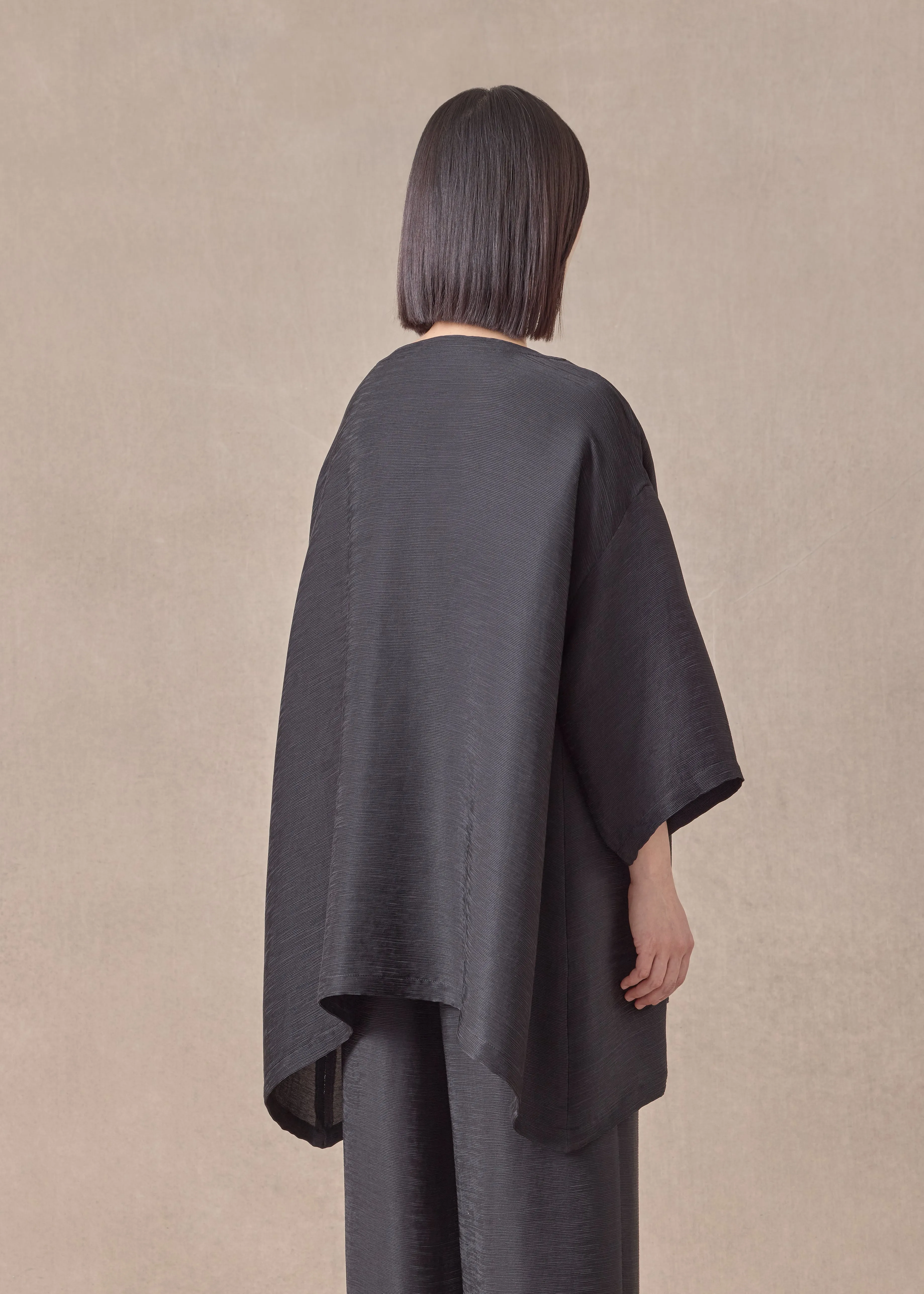 featherlight silk plisse wide a-line scoop neck top - long (black) sold by eskandar product image thumbnail 4