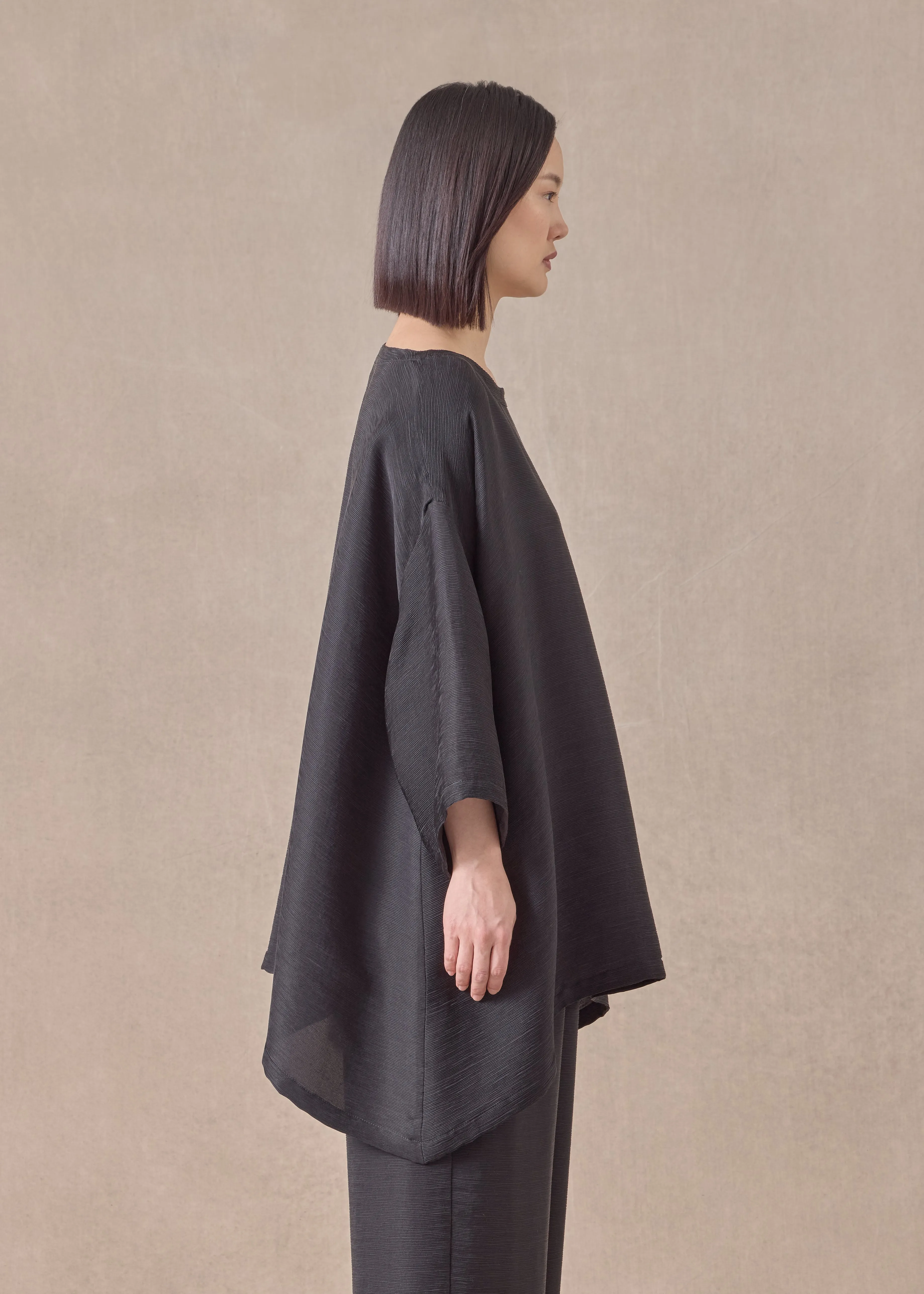 featherlight silk plisse wide a-line scoop neck top - long (black) sold by eskandar product image thumbnail 3
